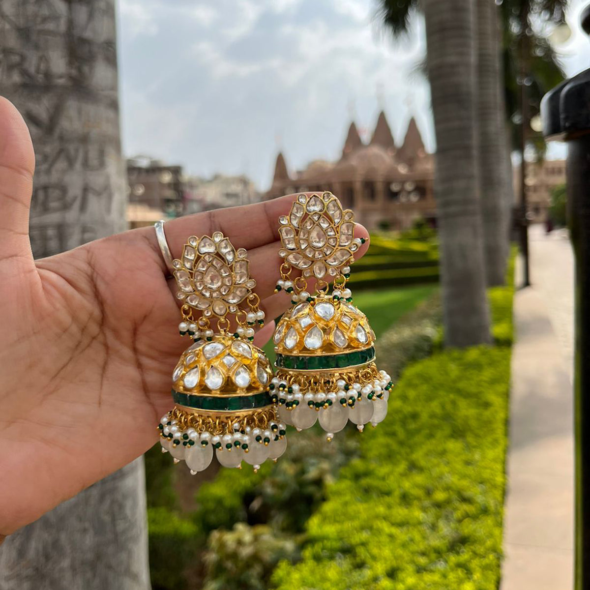 SJE024-White and Green Color Gold Plated Kundan Green Jhumkas