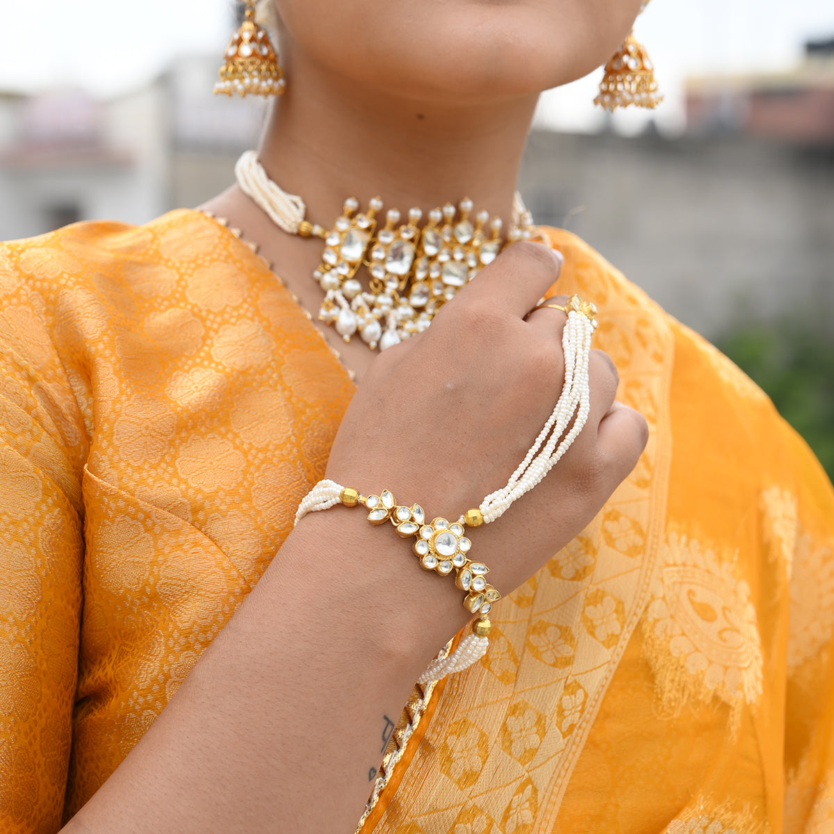 Edhas Pearl Kundan Hathphool