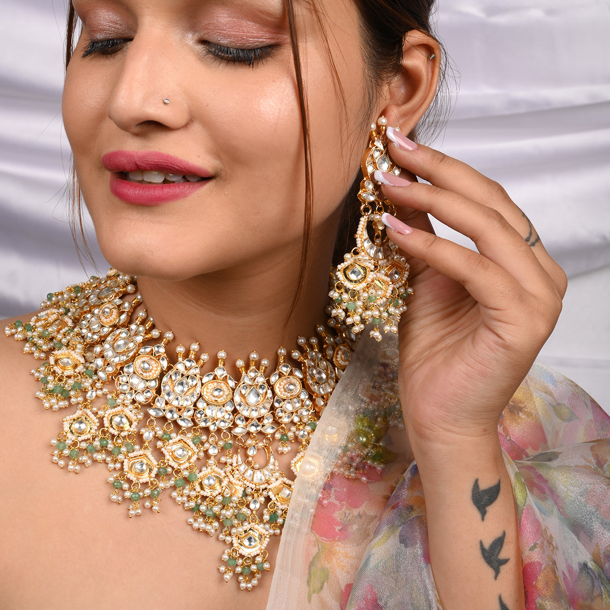 Nimrat Kundan Necklace Set with Tika