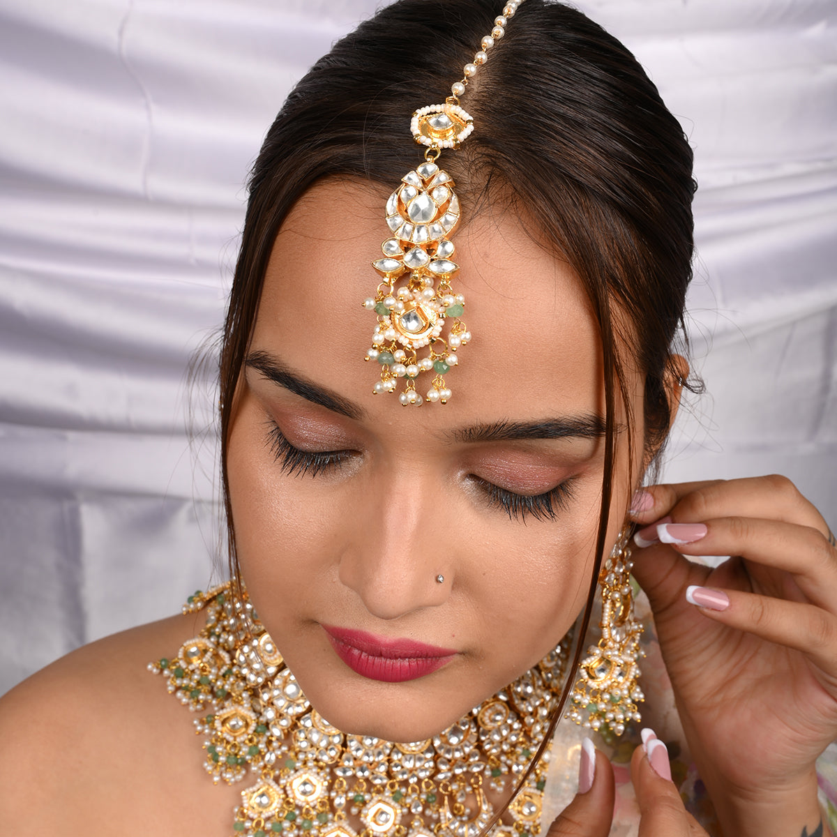 Nimrat Kundan Necklace Set with Tika