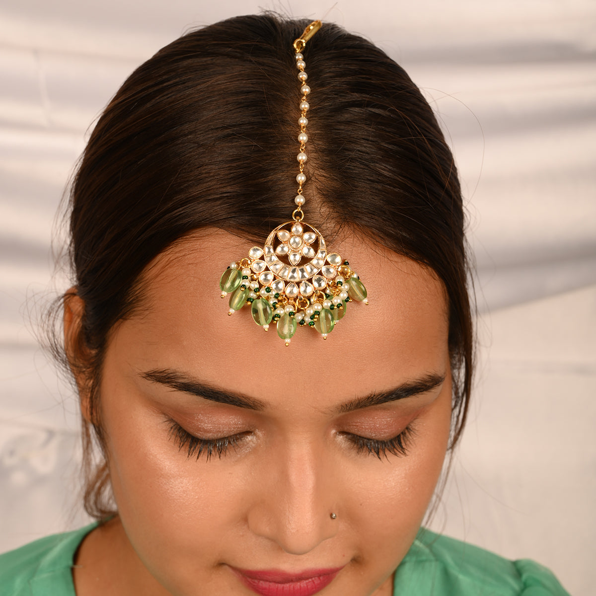 Juhi Jadau Kundan Maang Tika