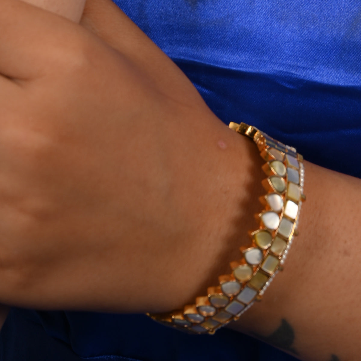 Shamil Mother of Pearl Kundan Bangles