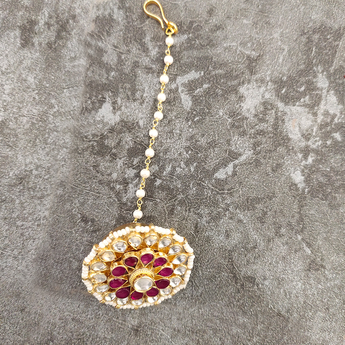 Ekta Jadau Pink Kundan Borla Maangtika