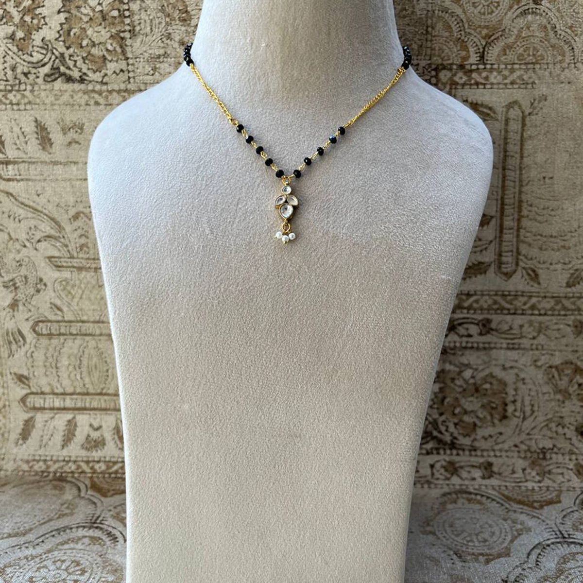 Benita Leaf Design Jadau mangalsutra