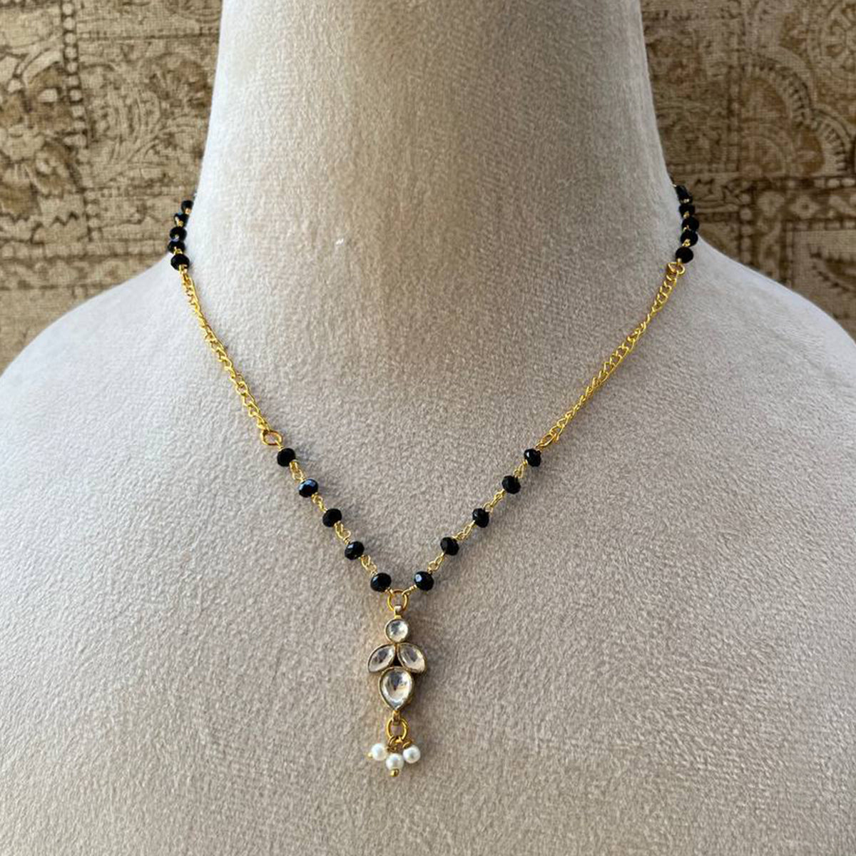 Benita Leaf Design Jadau mangalsutra