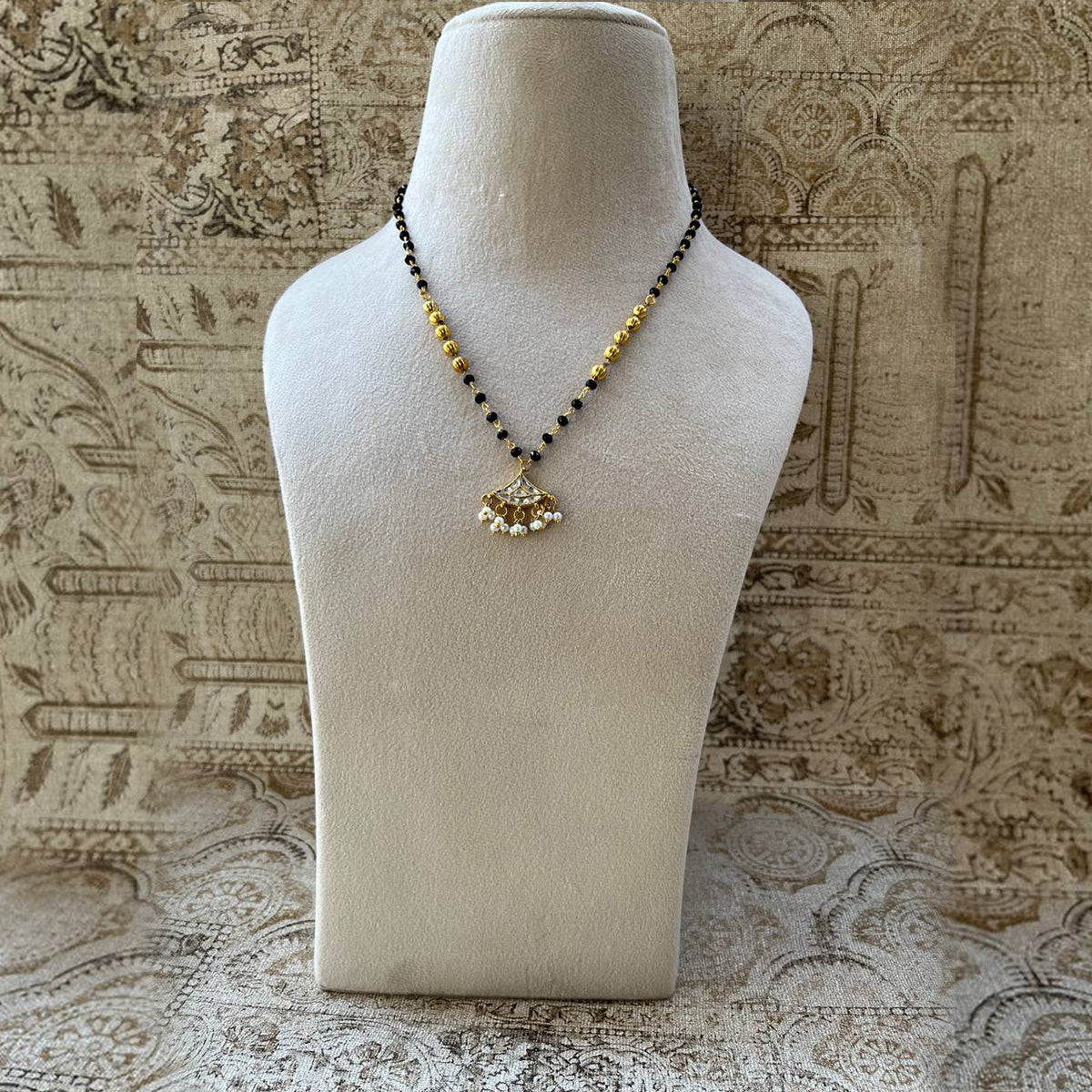 Adoncia Jadau Kundan Mangalsutra