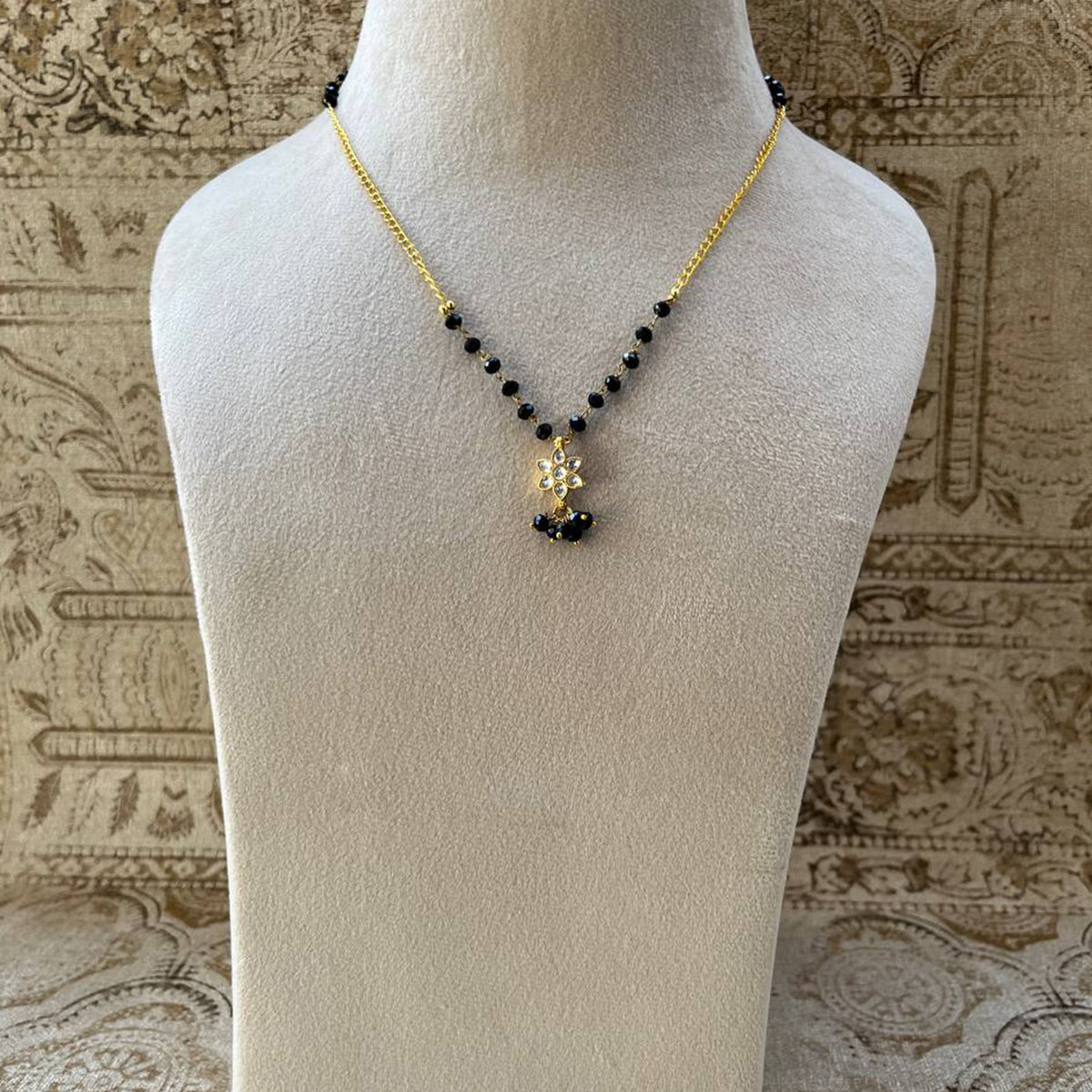 Acindina Floral Jadau Mangalsutra