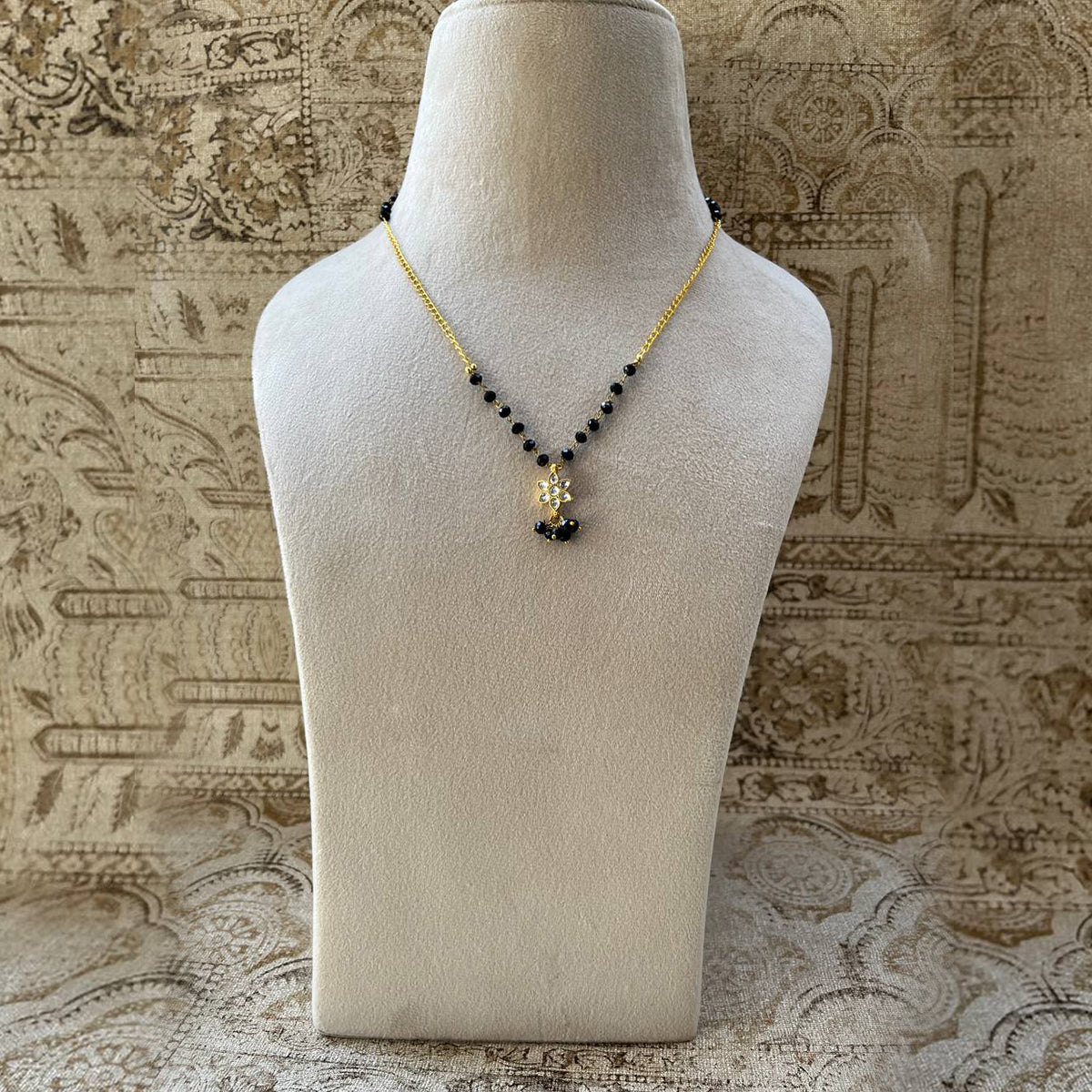 Acindina Floral Jadau Mangalsutra