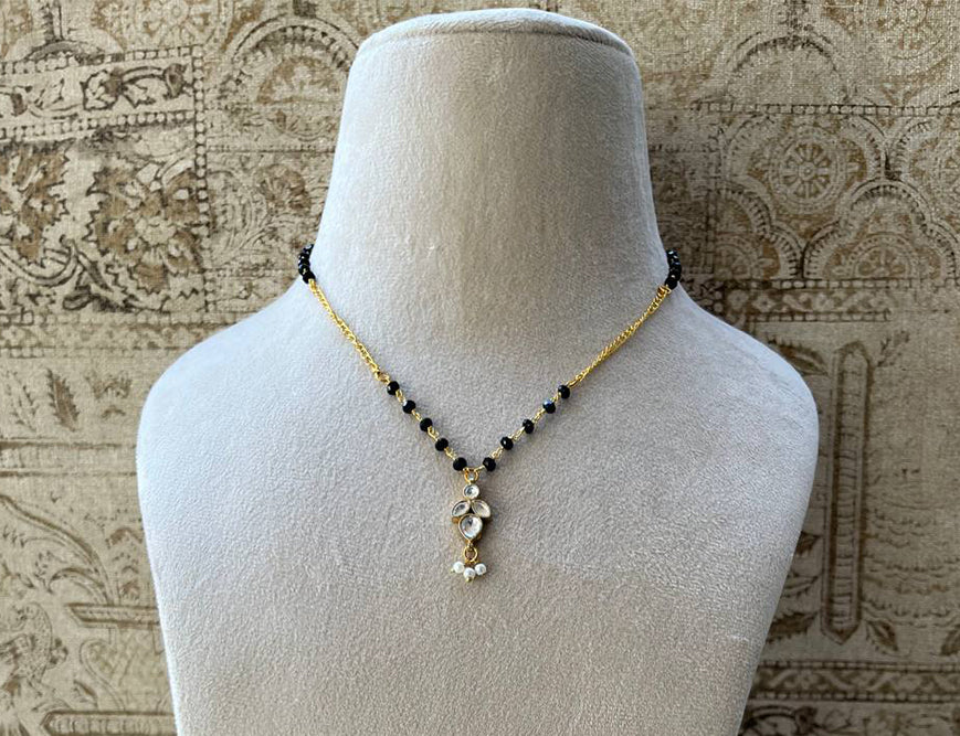 Benita Leaf Design Jadau mangalsutra