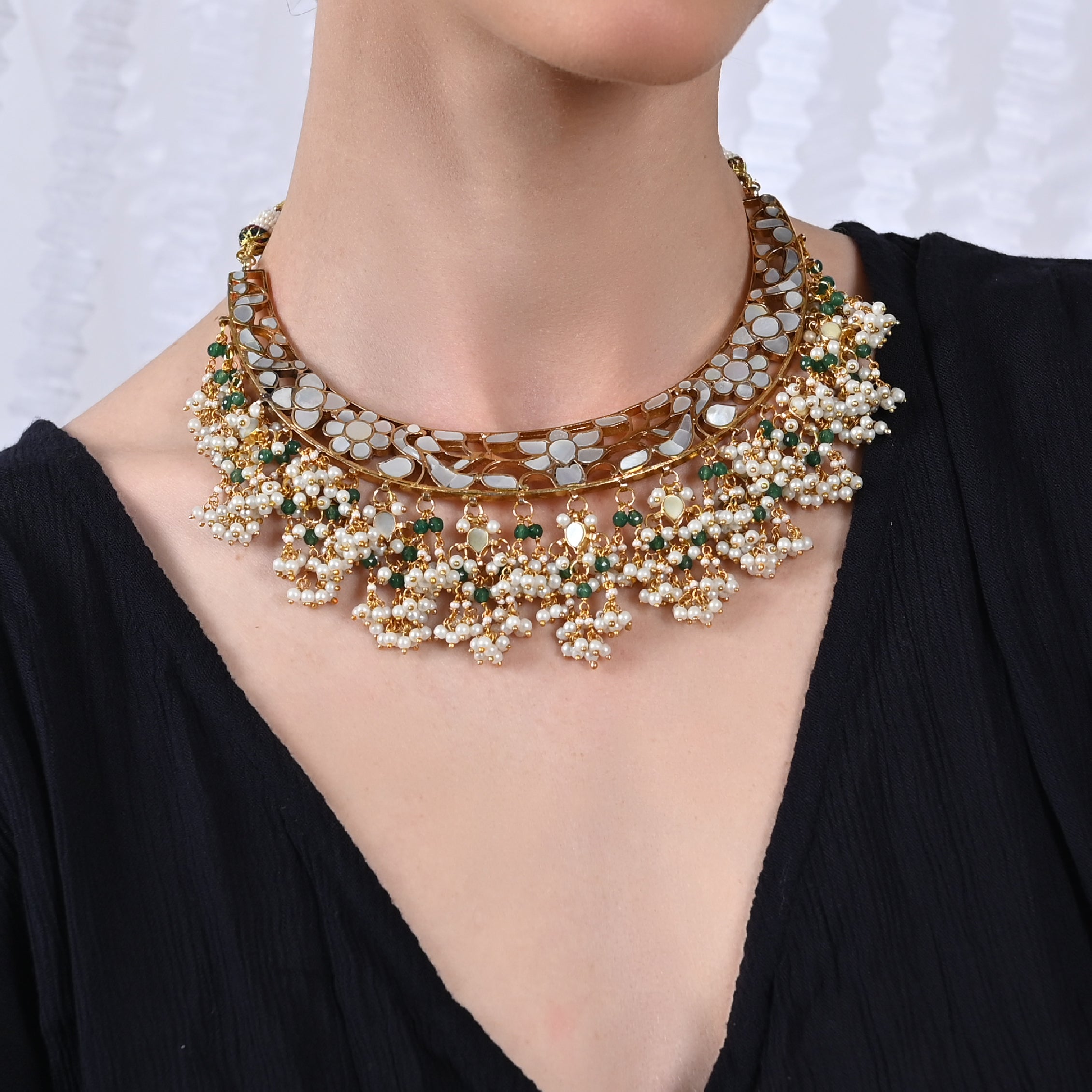 SJN1025- White Colour Gold Plated Mother of Pearl Choker with Earrings