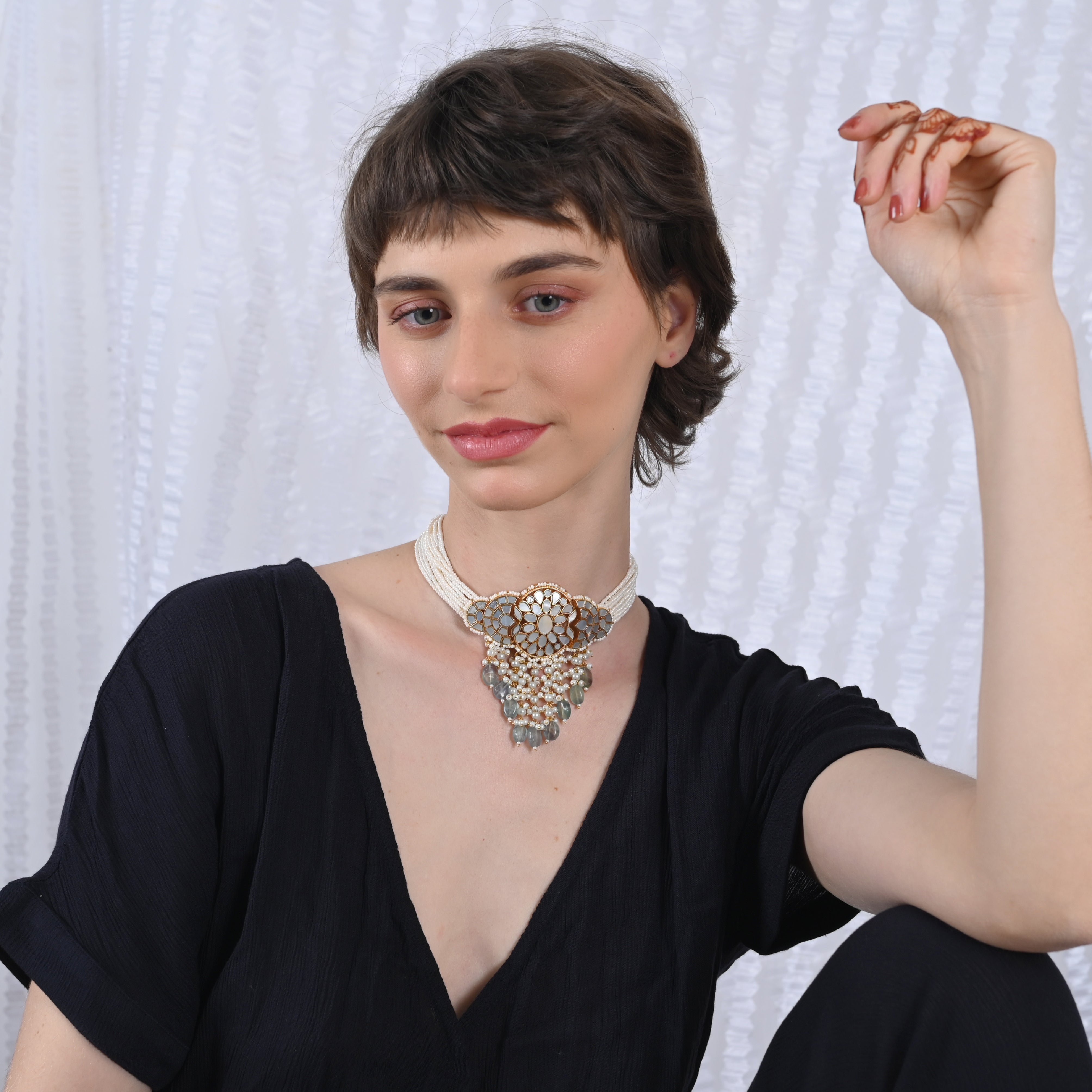 SJN1026- White Colour Gold Plated Mother of Pearl Choker with Earrings