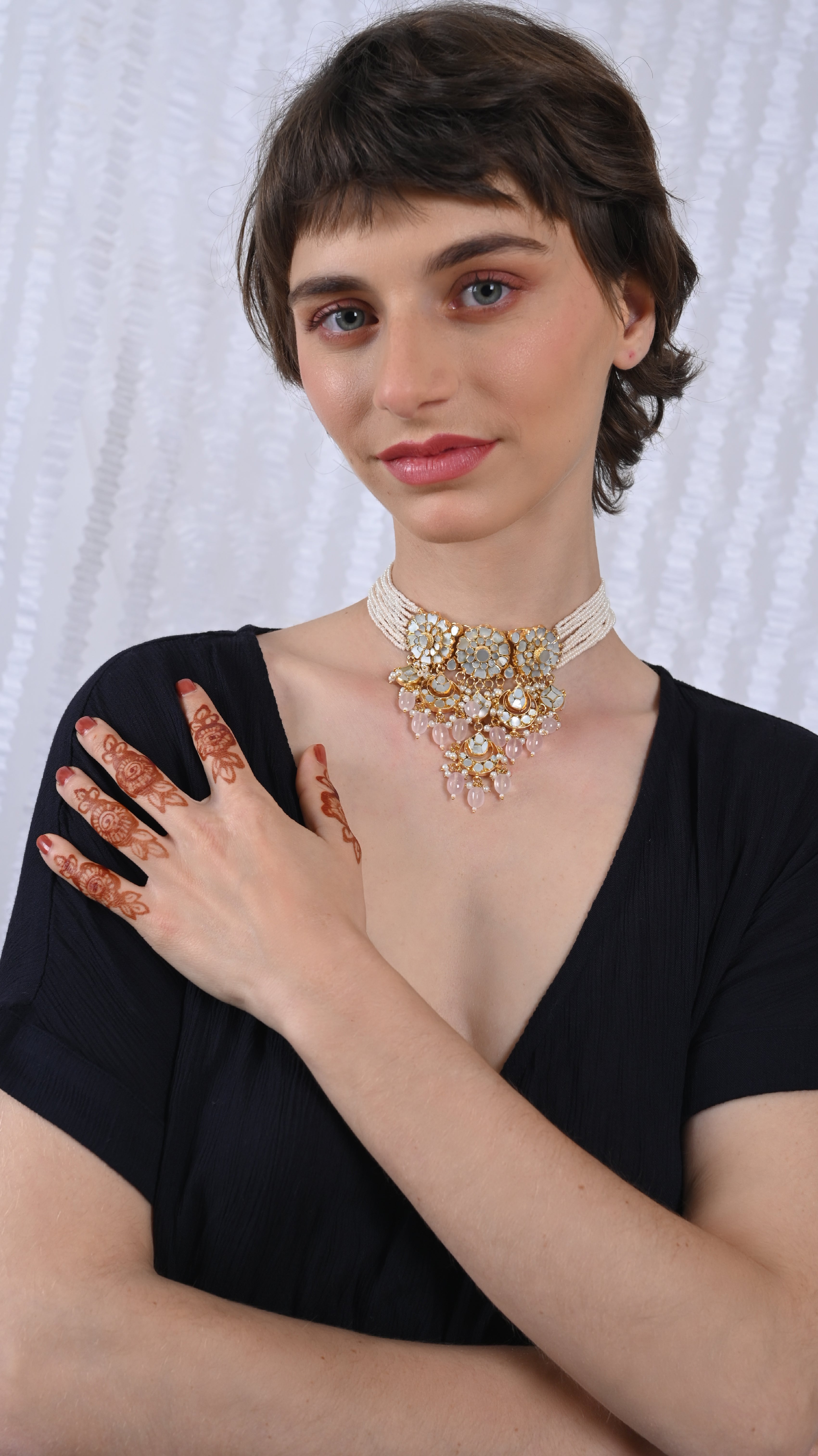 SJN1027- White Colour Gold Plated Mother of Pearl Choker with Earrings