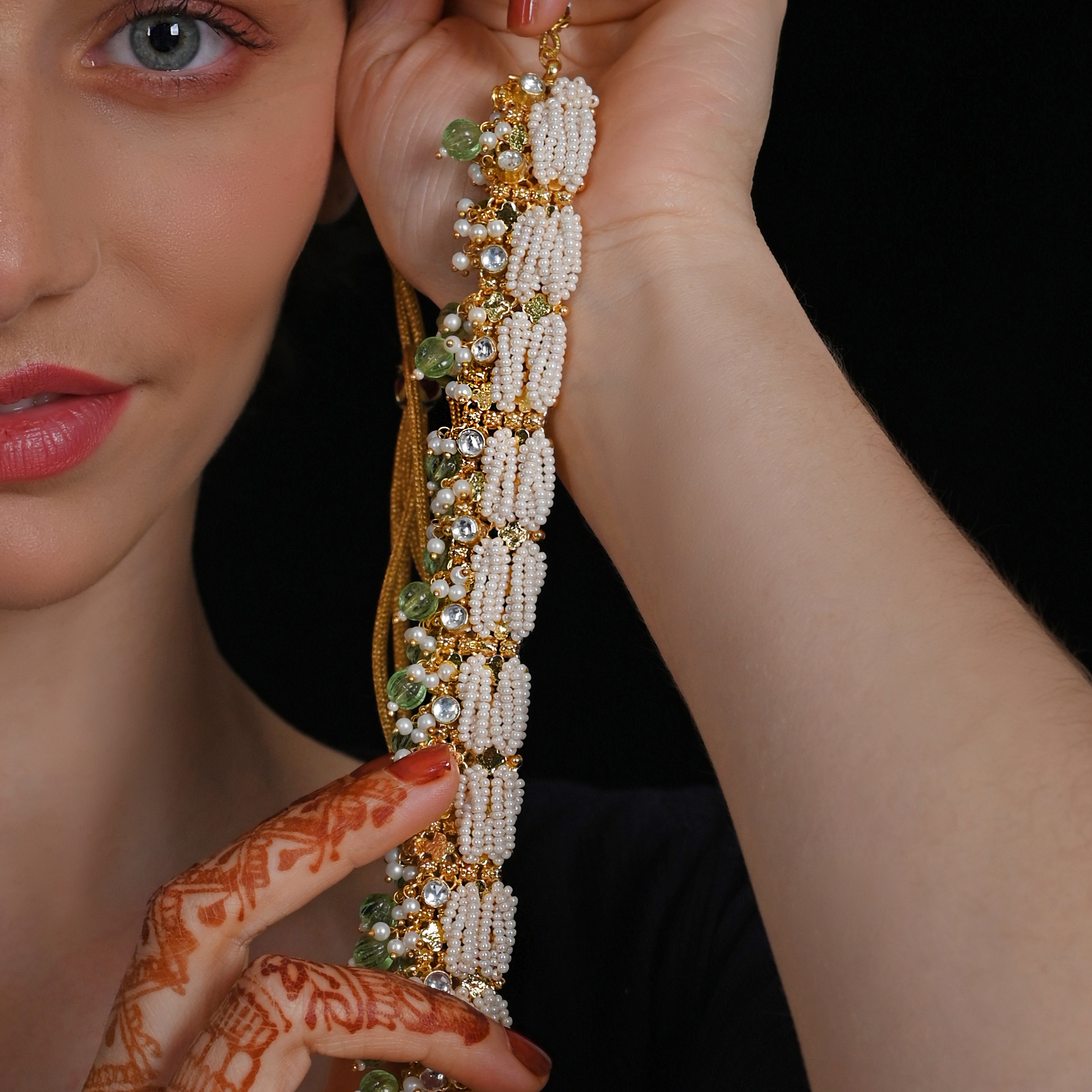 SJN1033- White Colour Gold Plated Jadau Kundan Choker