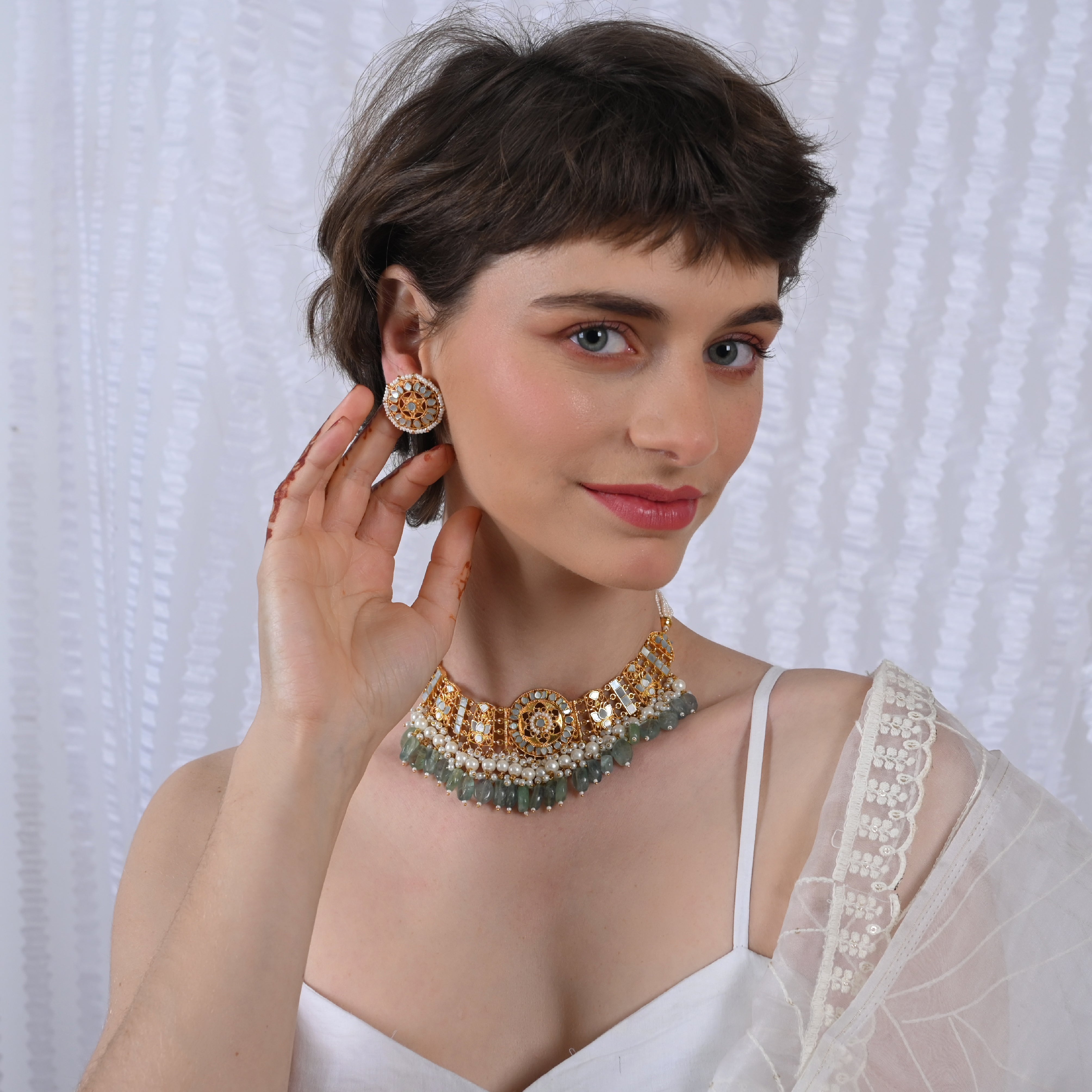 SJN1022- White Colour Gold Plated Mother of Pearl Choker with Earrings