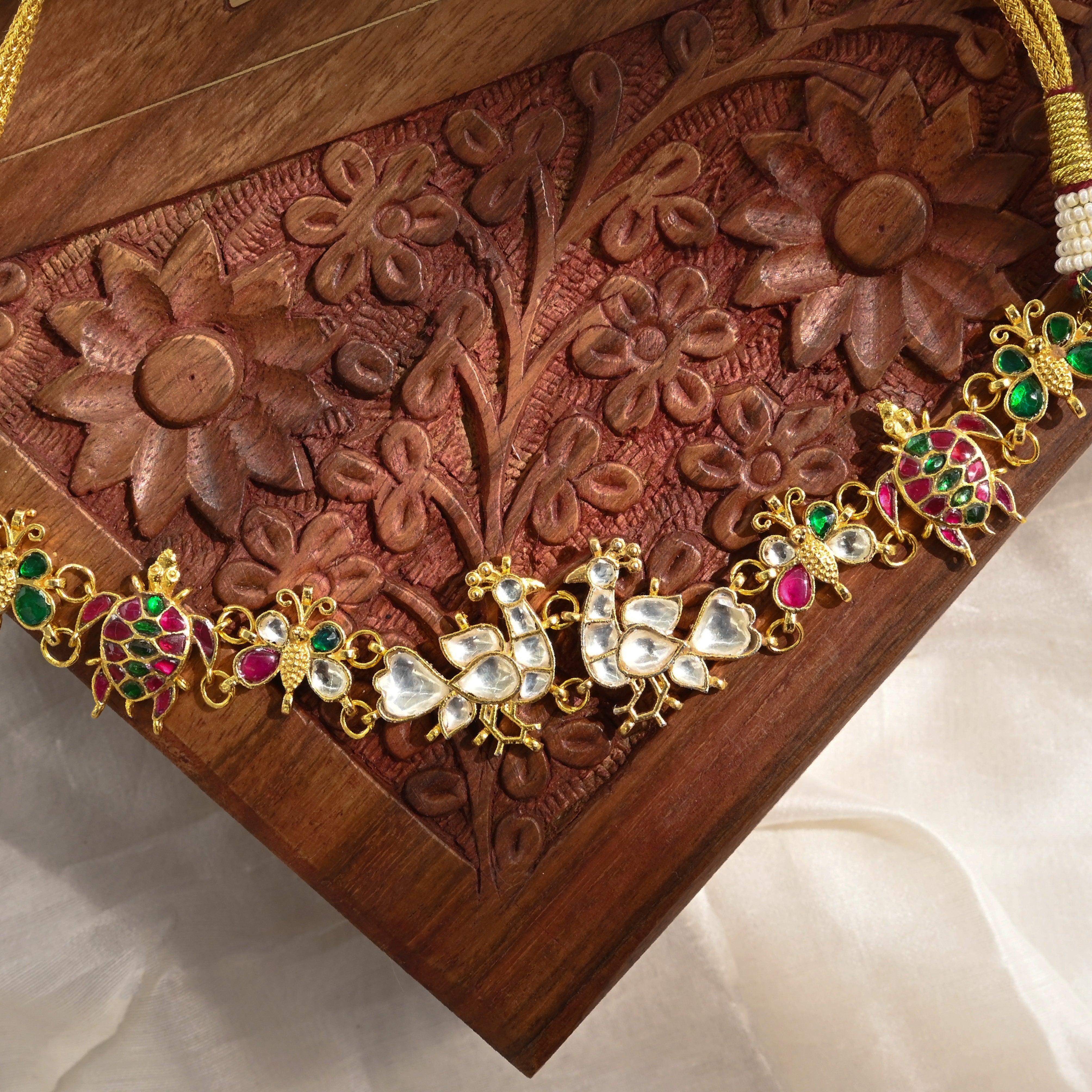 SJN1042- Multi Colour Gold Plated Jadau Kundan Motifs Choker