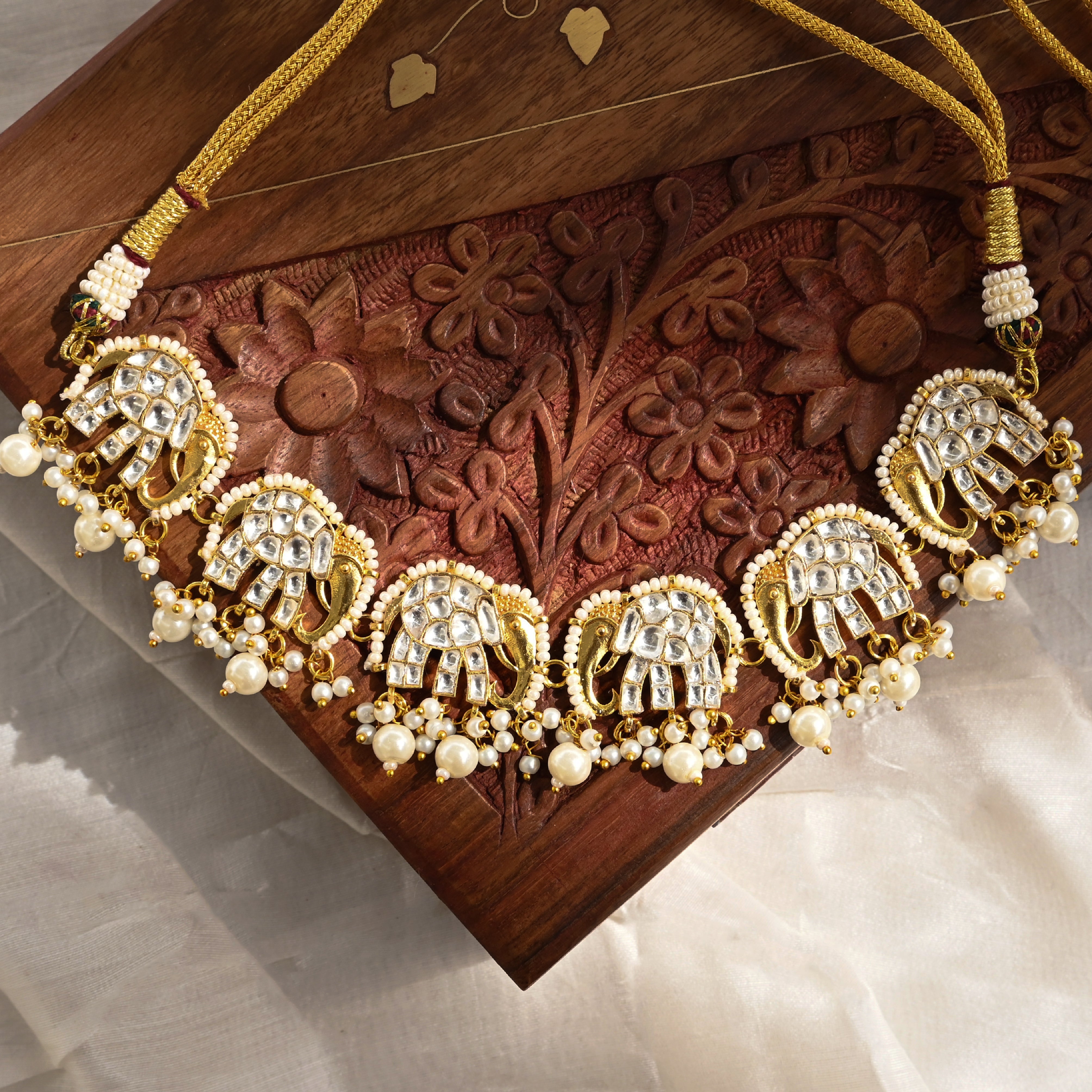 SJN1044- White Colour Gold Plated Jadau Kundan Elephant Motif Choker