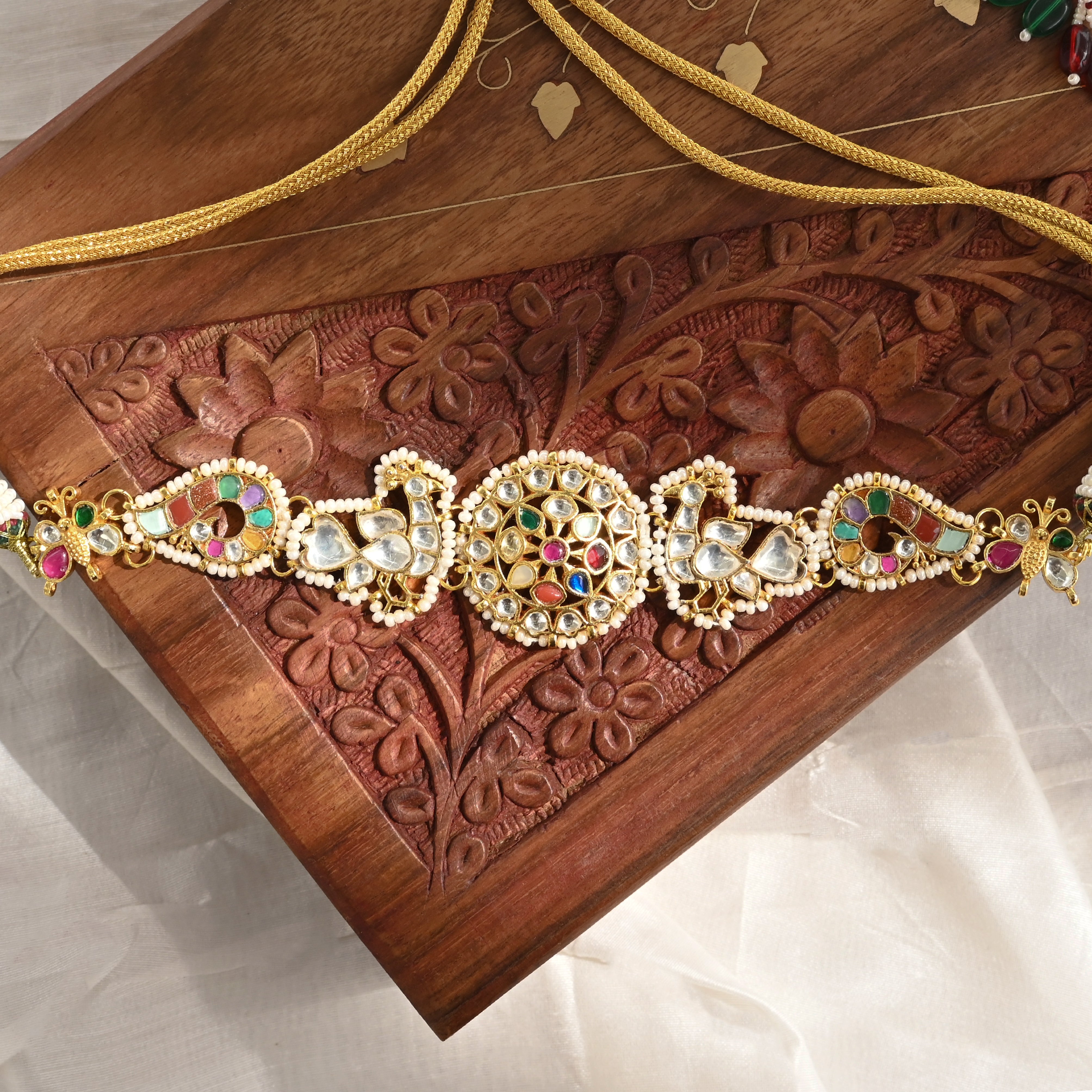 SJN1047- Multi Colour Gold Plated Jadau Kundan Motif Choker