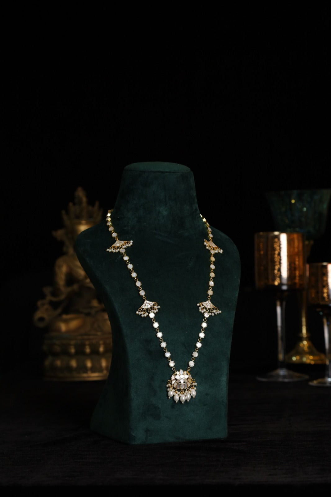 SJN1170- White Colour Gold Plated Mother of Pearl Pendant