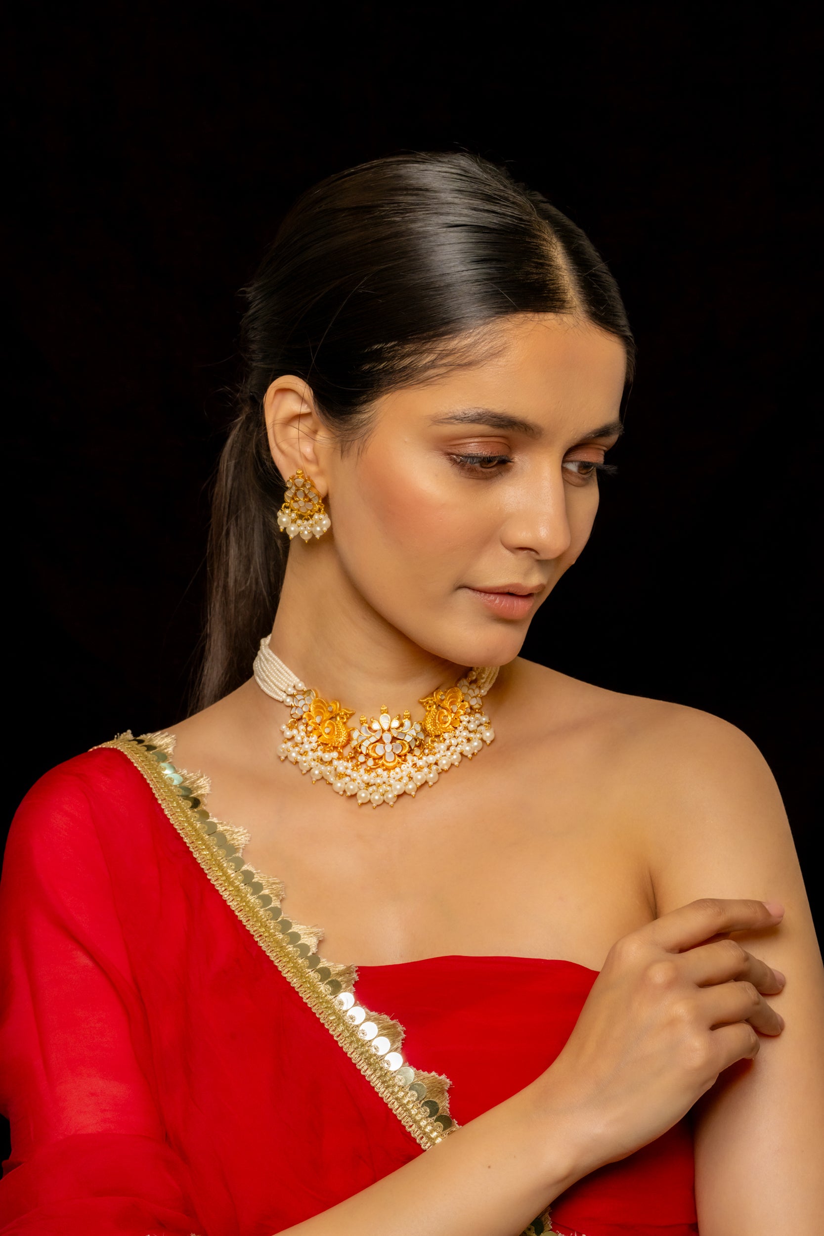 SJC1011- White Colour Gold Plated Mother of Pearl Choker With Earrings