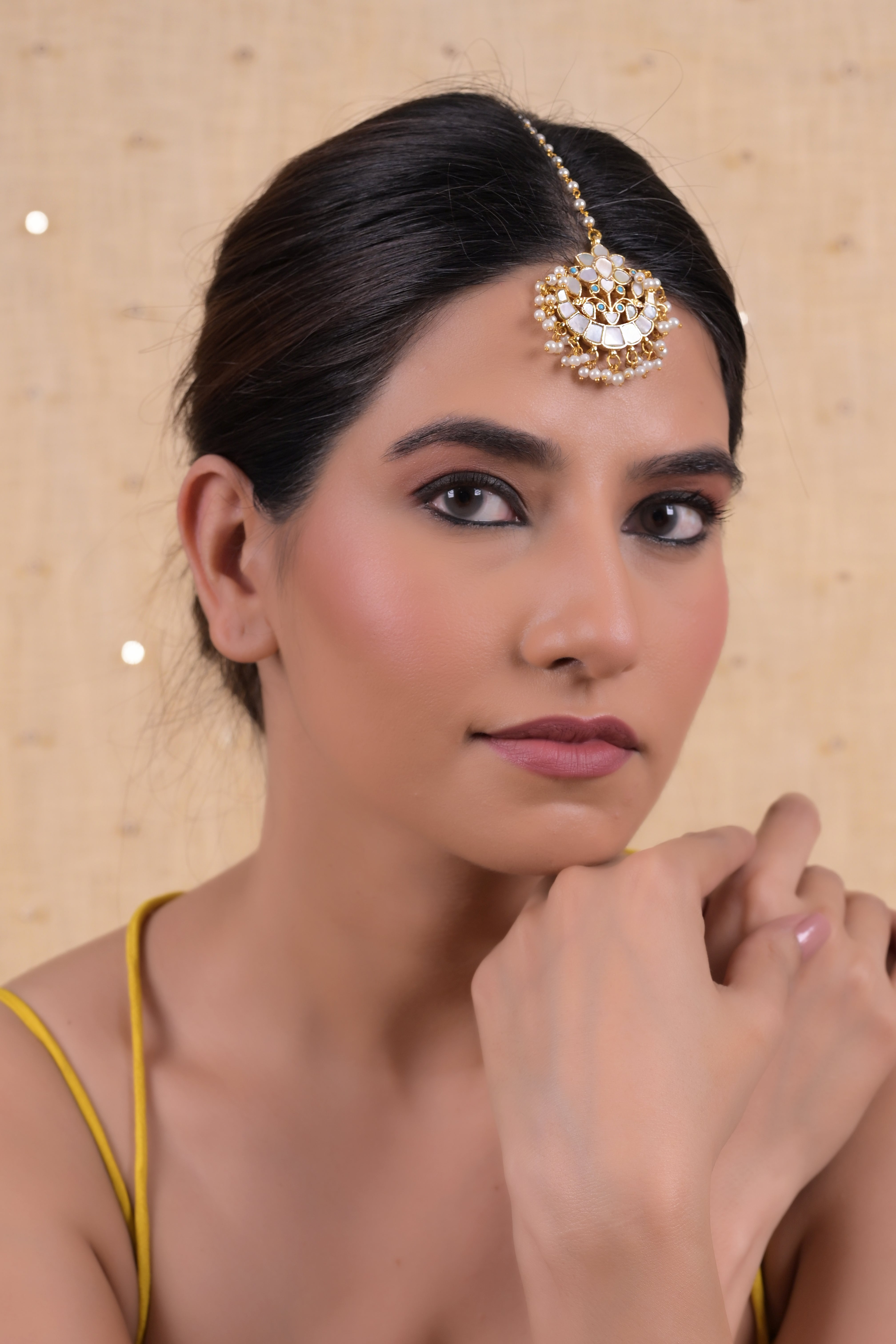 SJT1034- White Colour Gold Plated Mother of Pearl Maang Tika