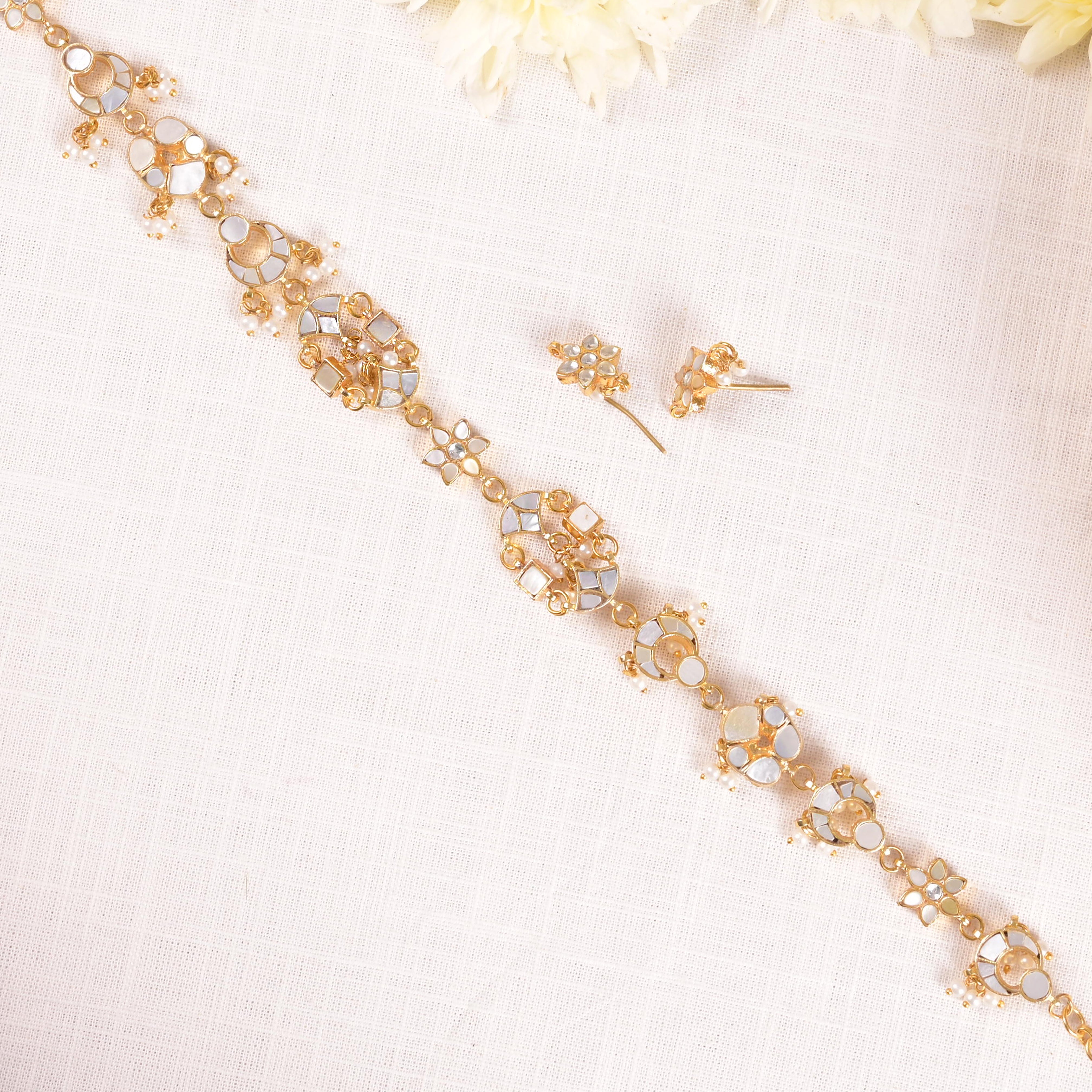 SJN1148- White Colour Gold Plated Mother of Pearl Choker with Earrings