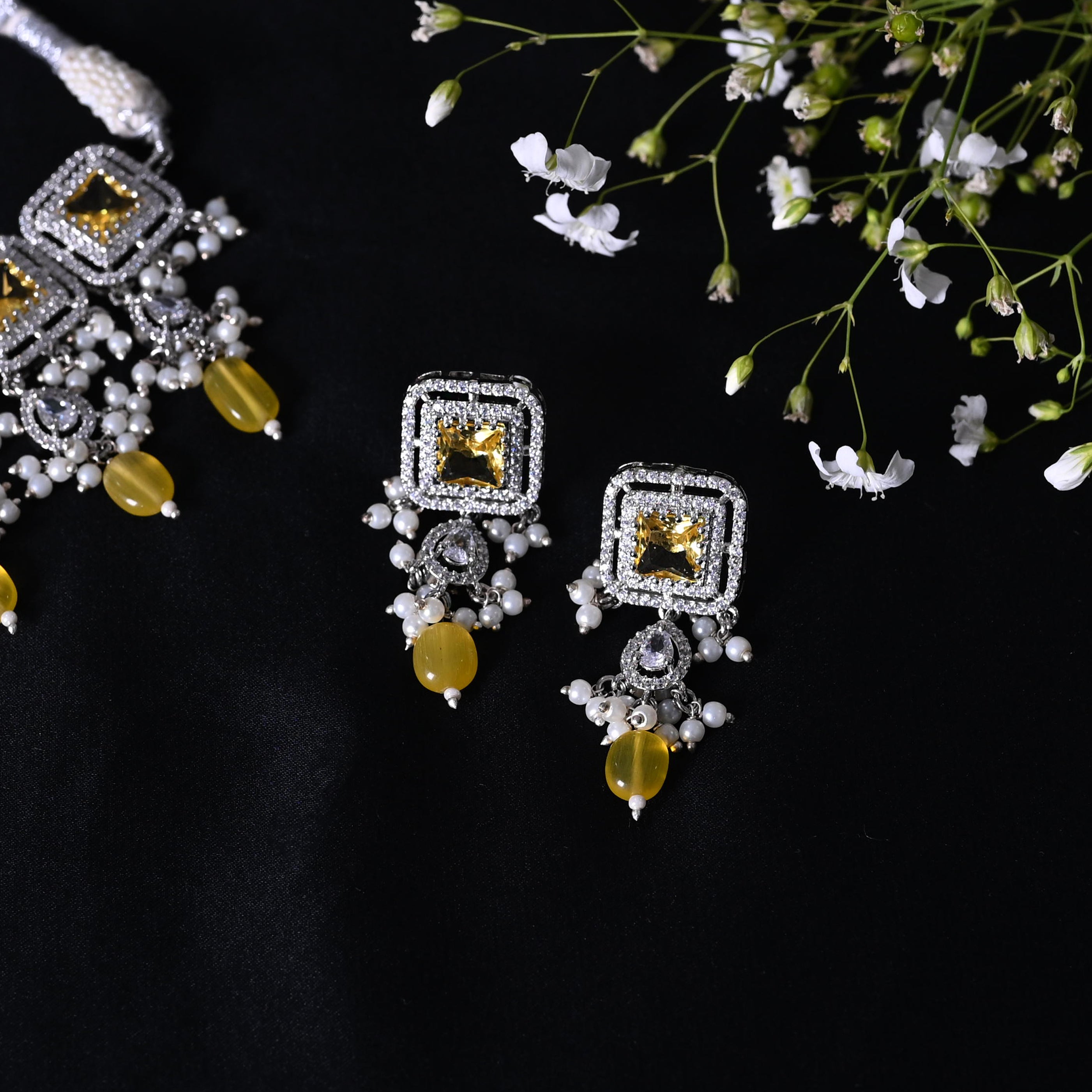 SJN1062- Yellow Colour Silver Plated Faux Diamond Choker with Earrings