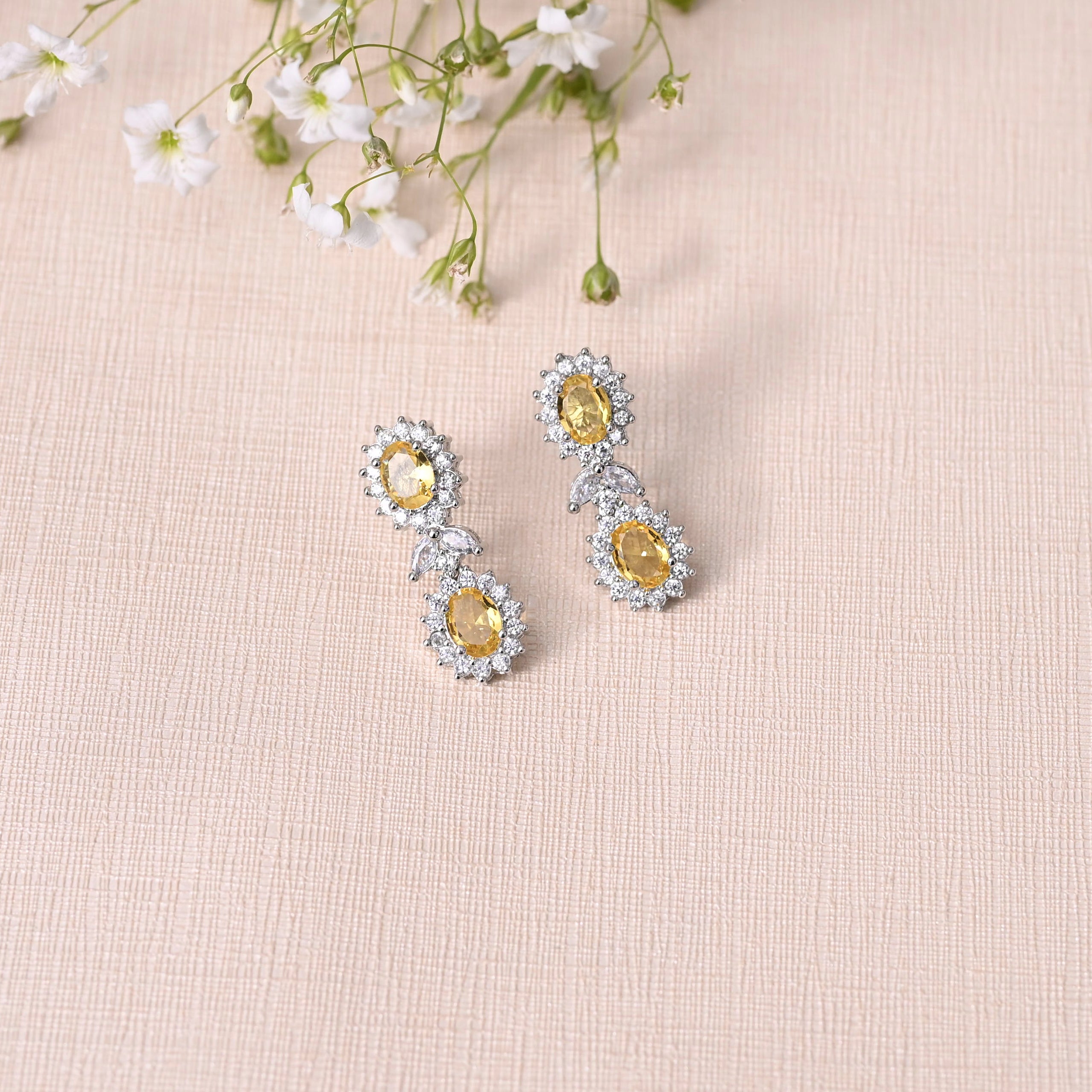 SJN1063- Yellow Colour Silver Plated Faux Diamond Choker with Earrings