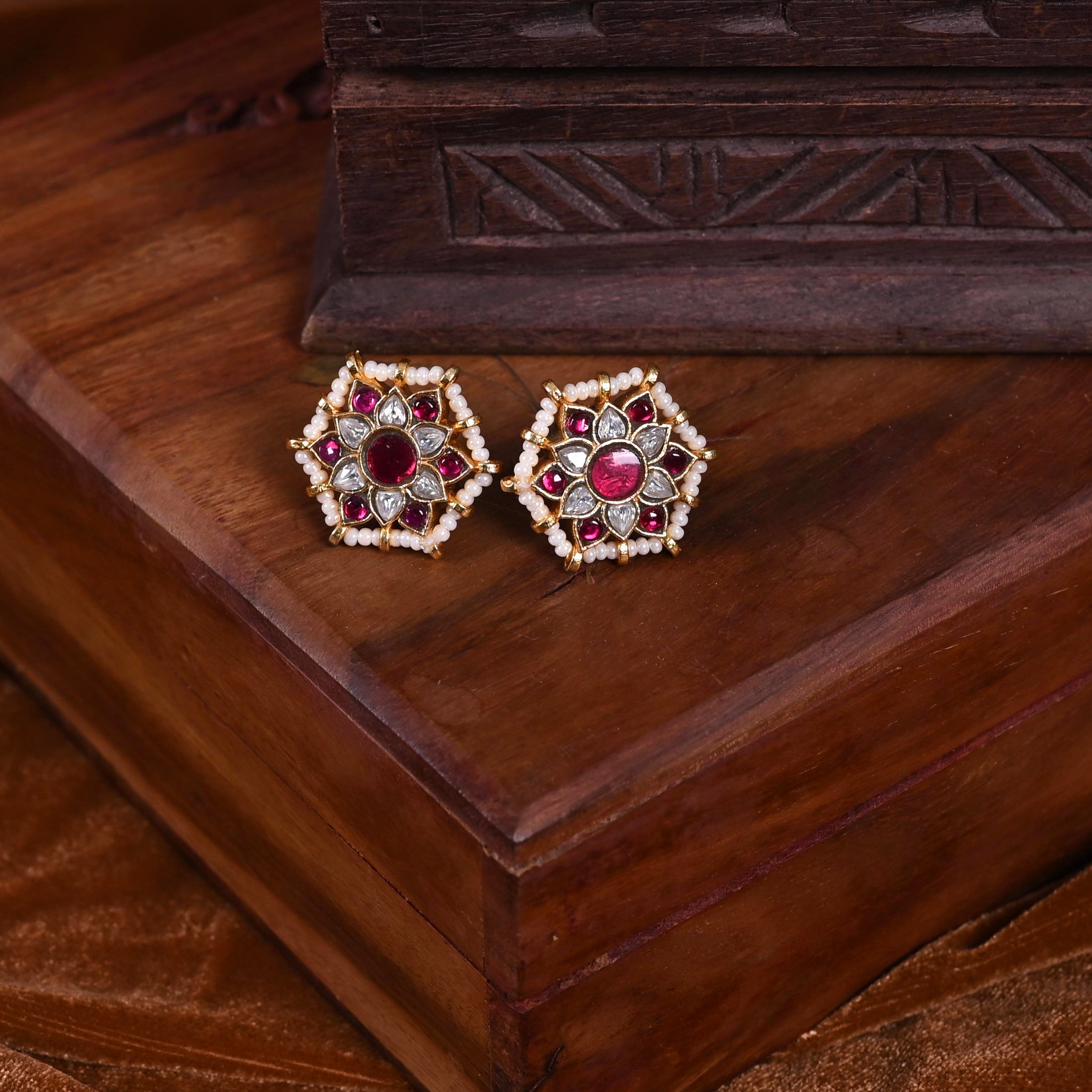 SJE1118- Pink and White Colour Gold Plated Jadau Kundan Temple Flower Style Studs Earrings