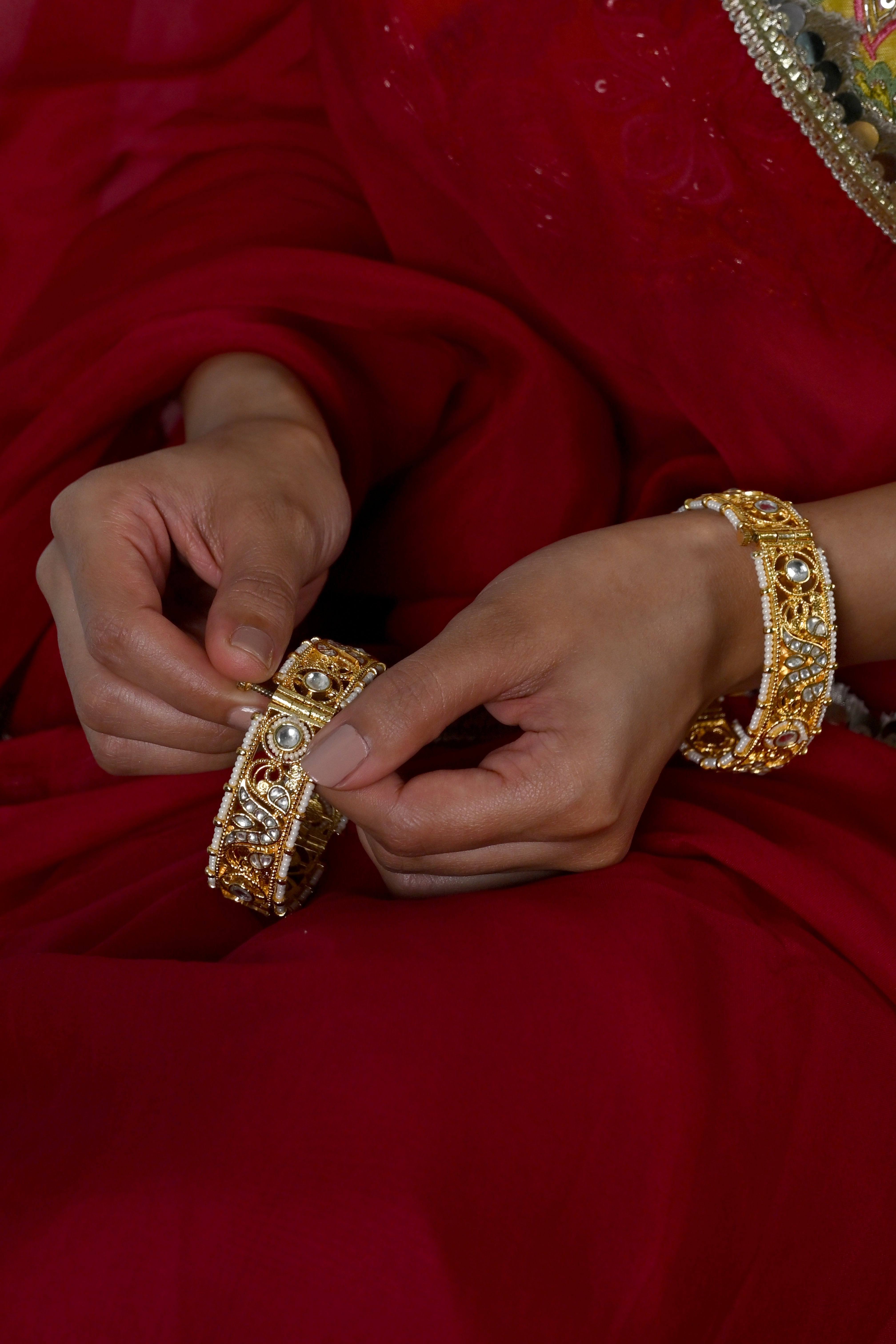 SJB1030- White Colour Gold Plated Jadau Kundan Bangle