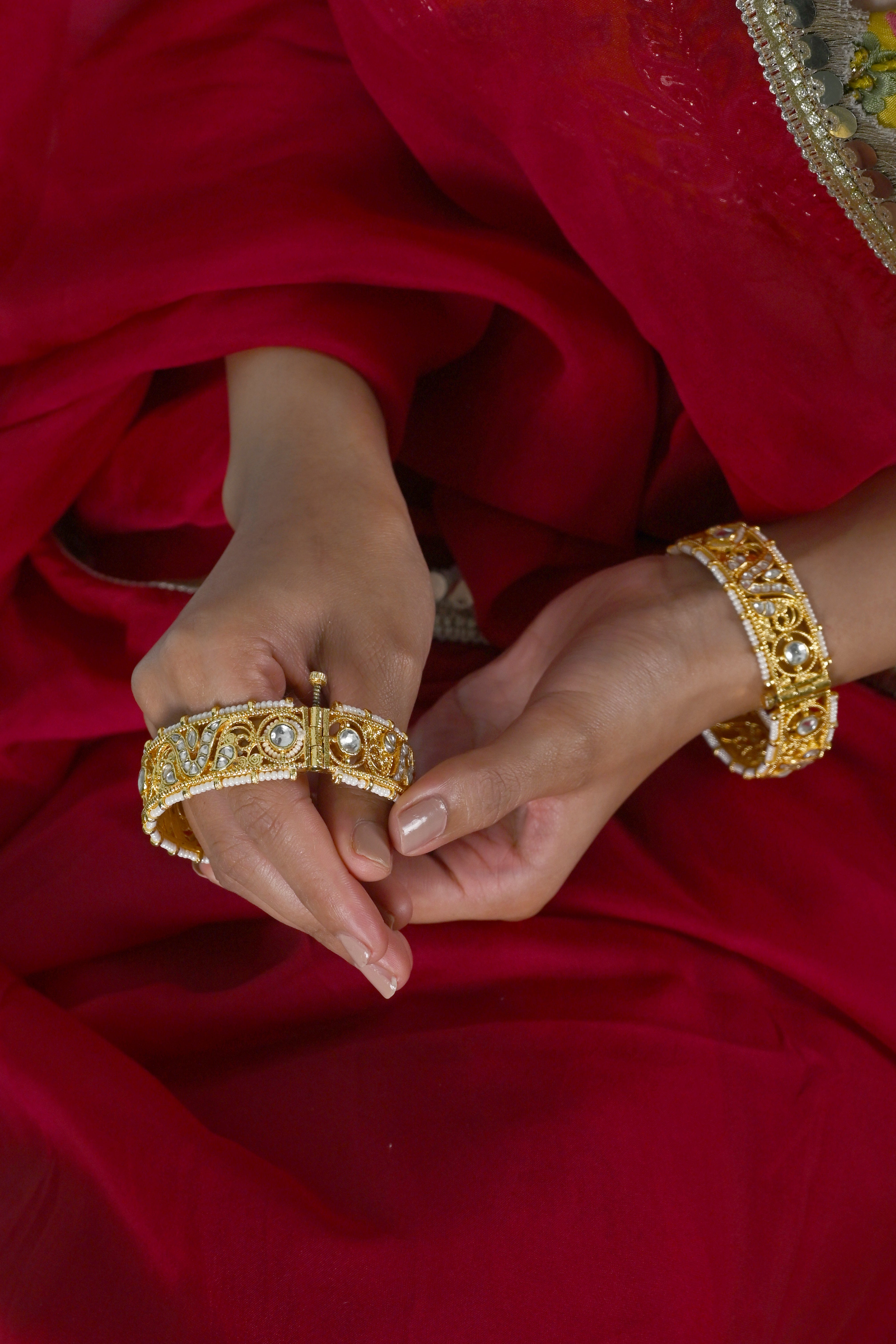 SJB1030- White Colour Gold Plated Jadau Kundan Bangle