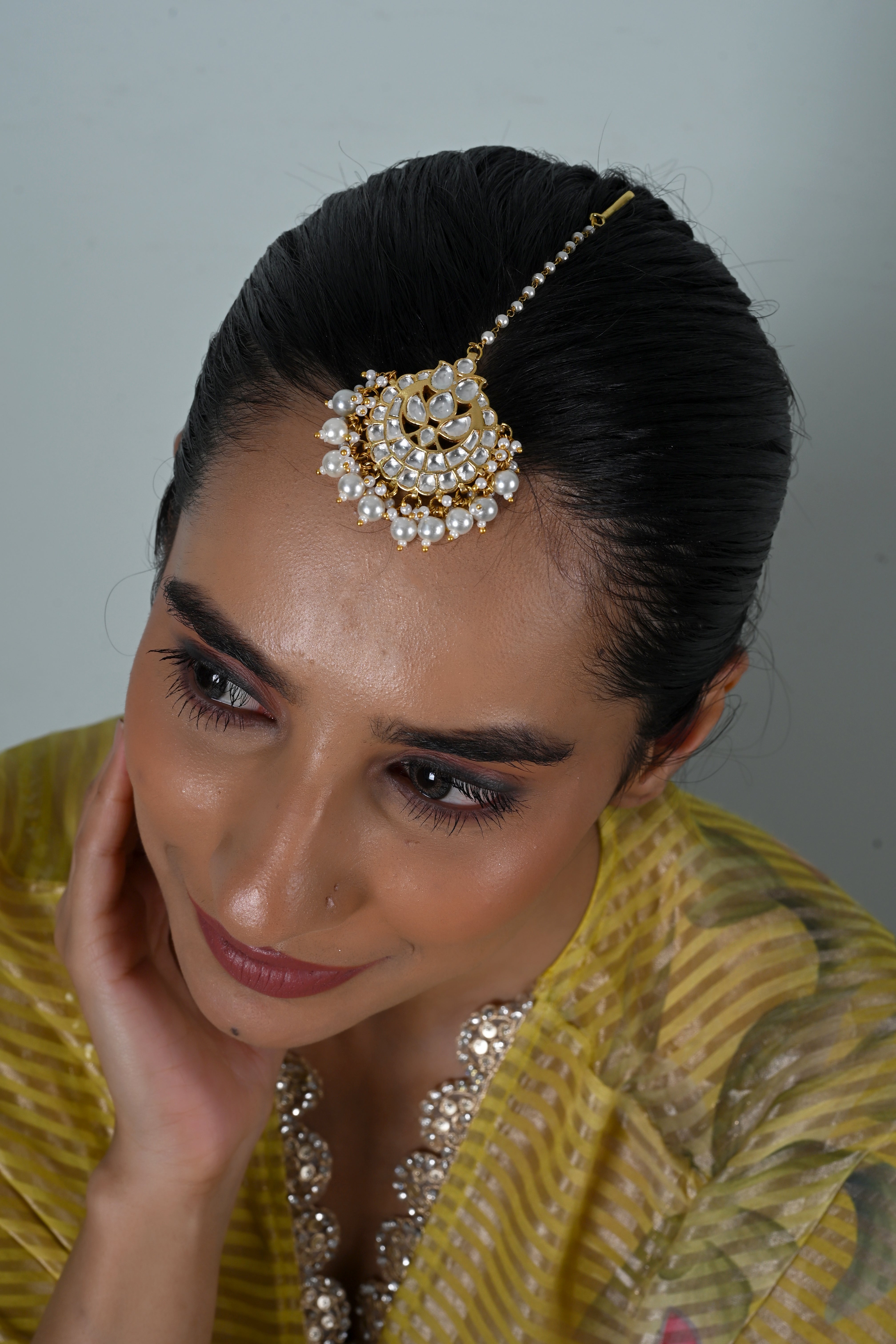 SJT1054- White Colour Gold Plated Jadau Kundan Maang Tika