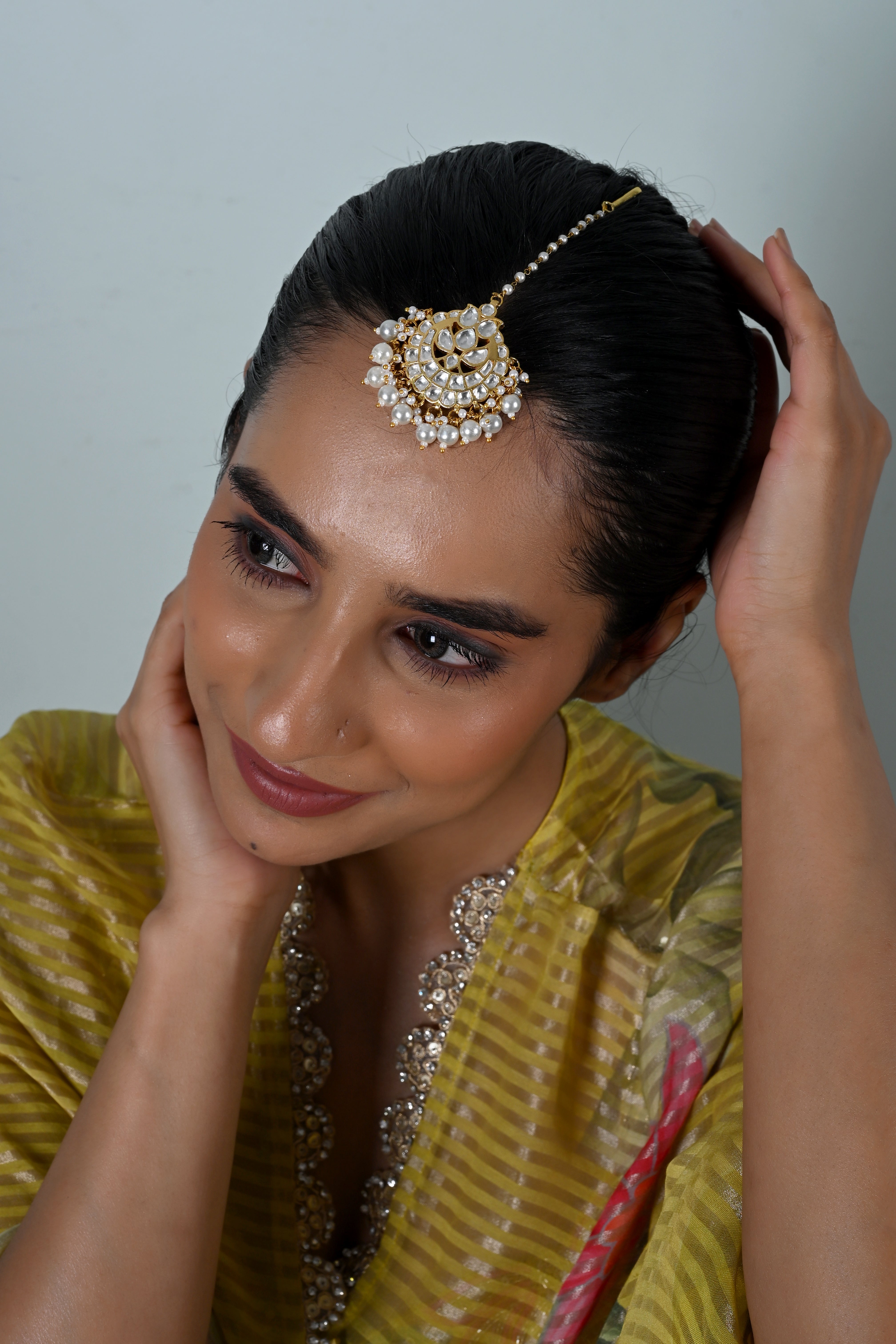 SJT1054- White Colour Gold Plated Jadau Kundan Maang Tika