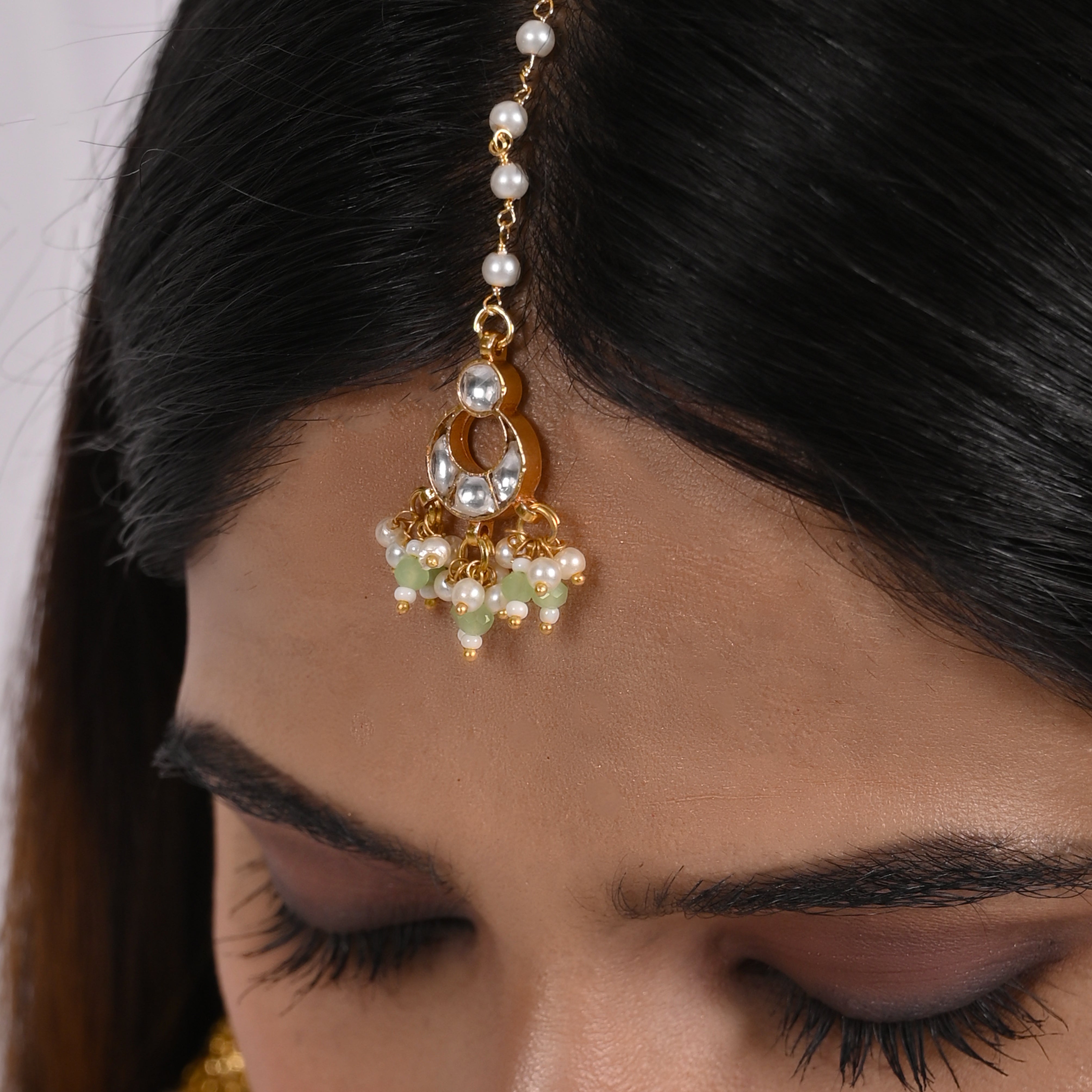 Disha Kundan Maang Tika