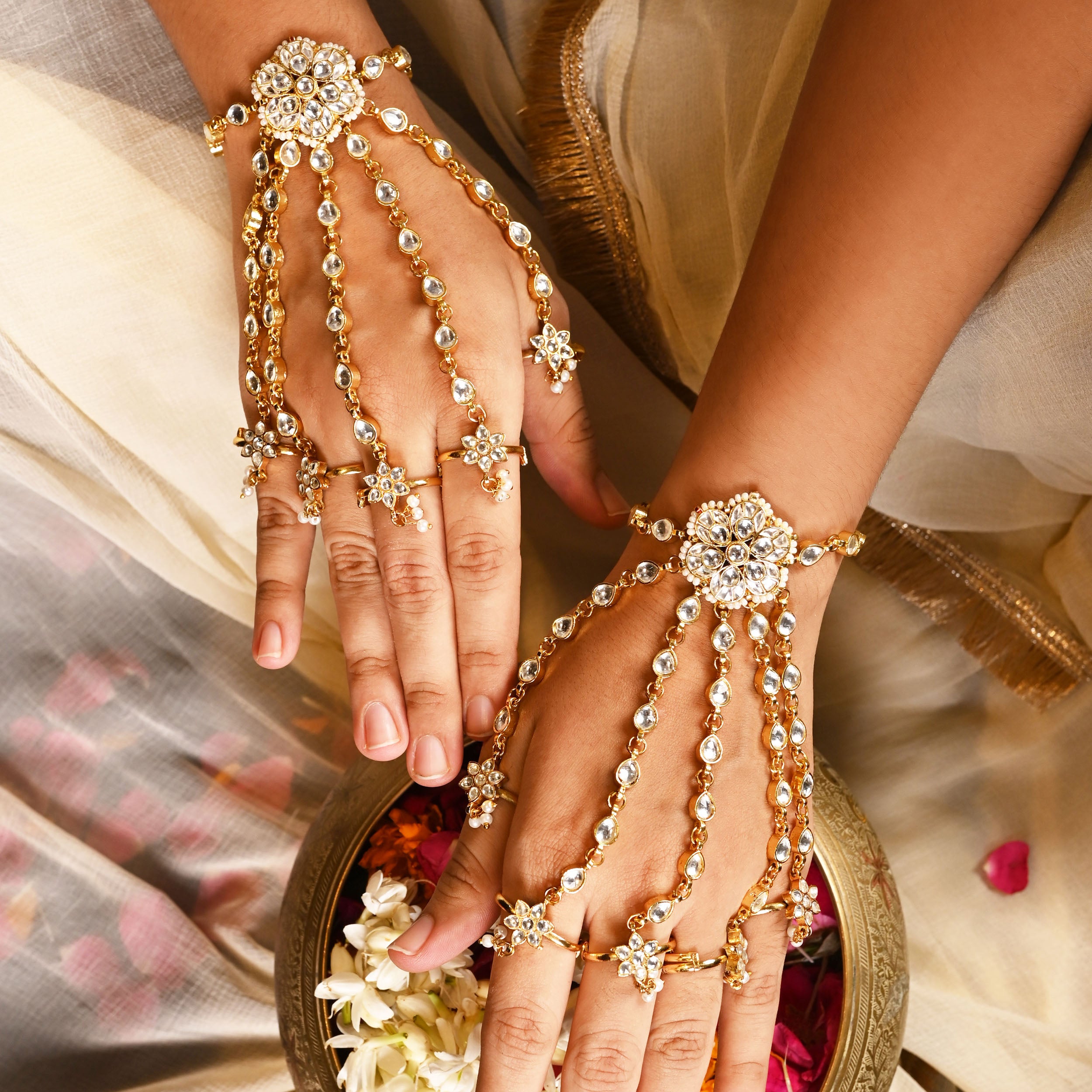 SJHP1013- White Colour Gold Plated Jadau Kundan Hathphool