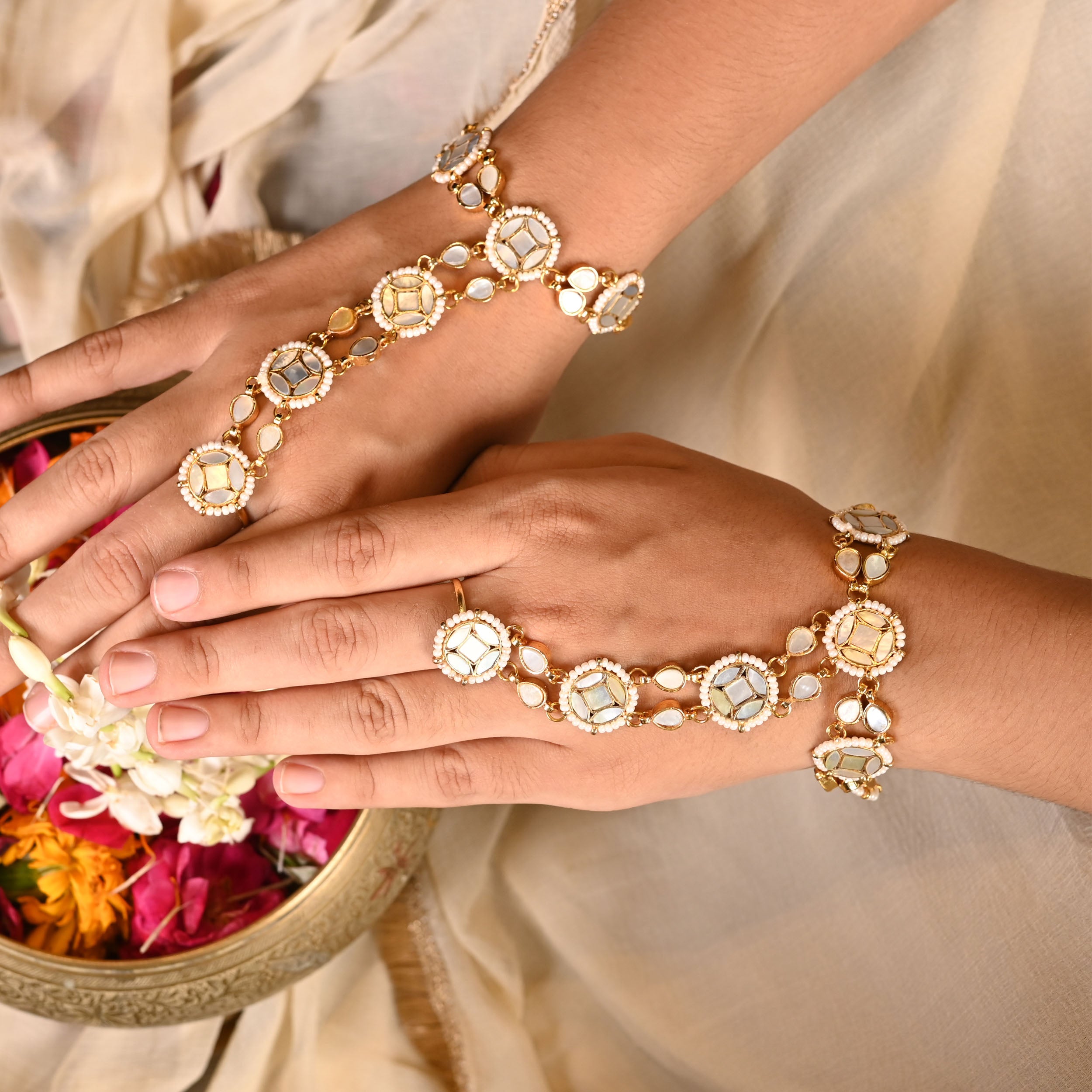 SJHP1014- White Colour Gold Plated Mother of Pearl Hathphool