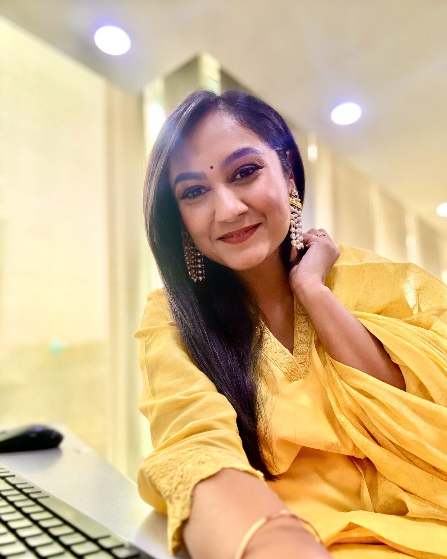 SJE004- White Colour Gold Plated Jadau Kundan Dangler Earrings wore by Dipali Patel