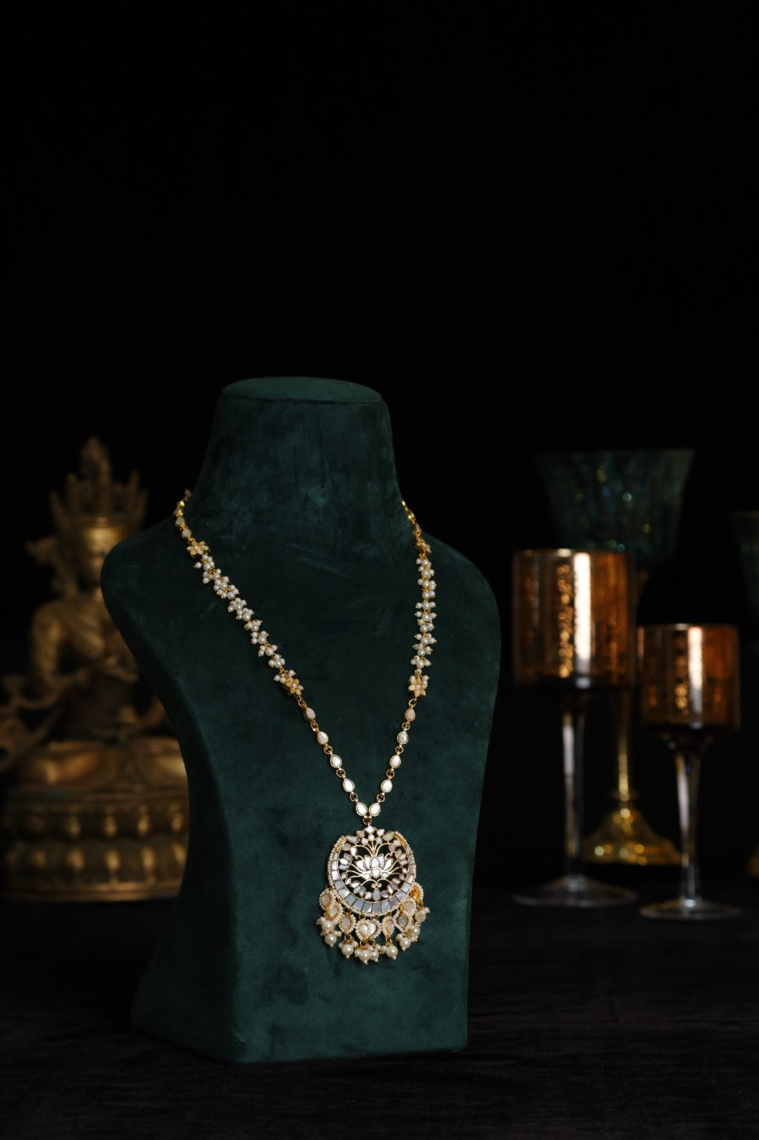 SJN1171- White Colour Gold Plated Mother of Pearl Pendant