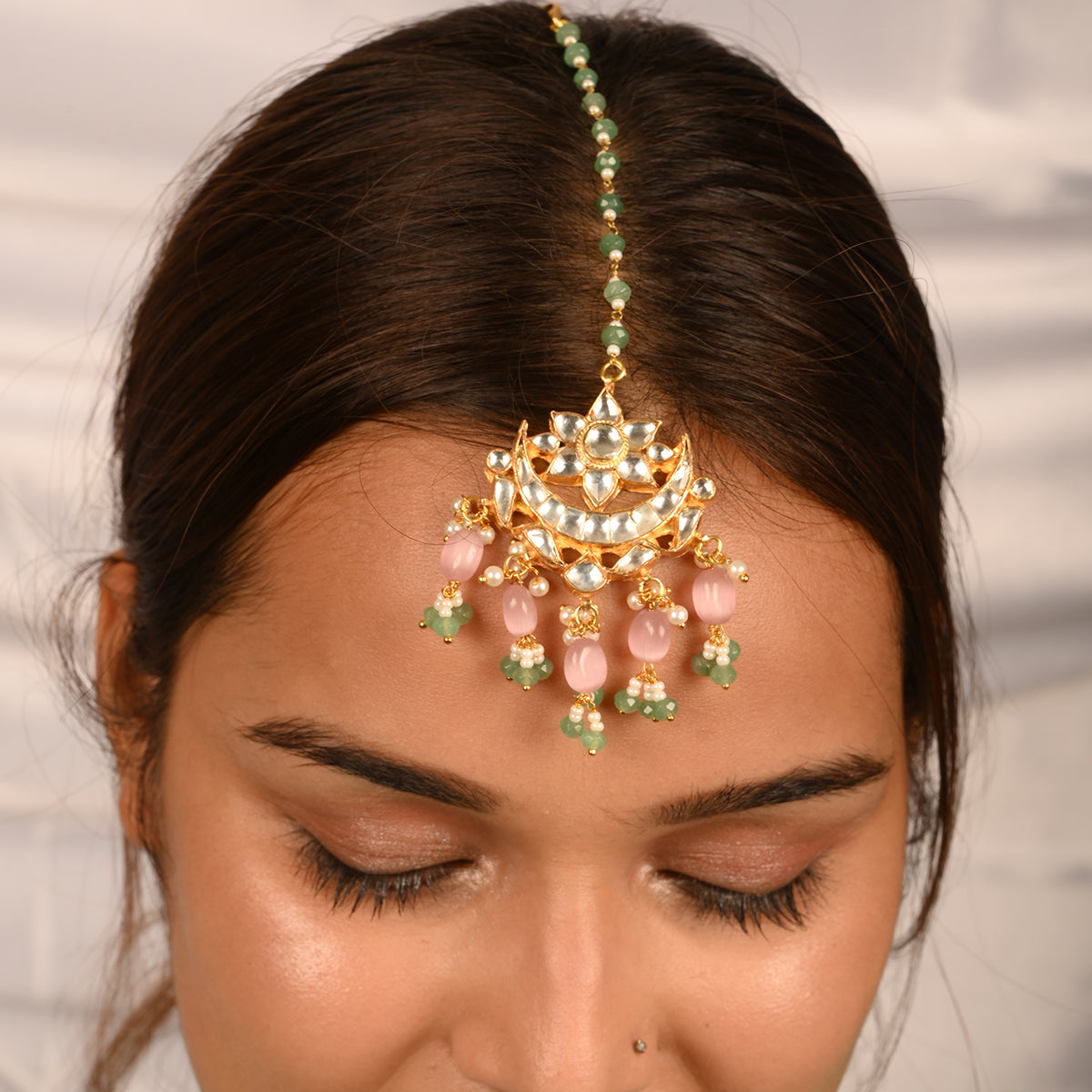 Hiba Jadau Kundan Maang Tika