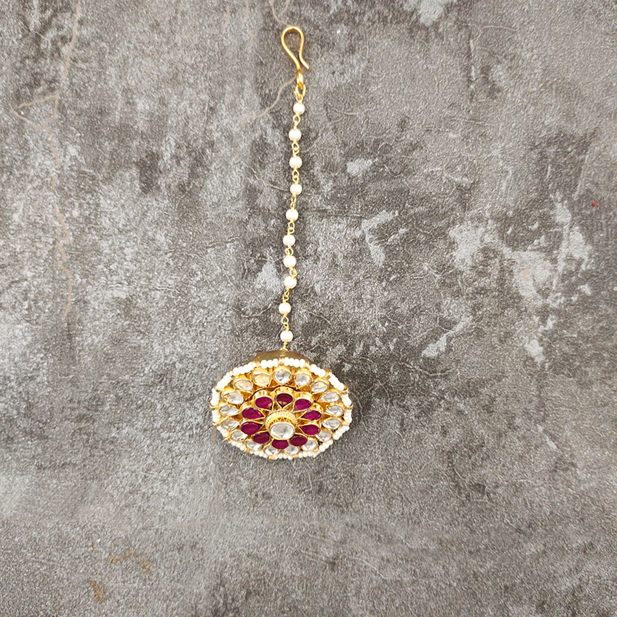 Ekta Jadau Pink Kundan Borla Maangtika