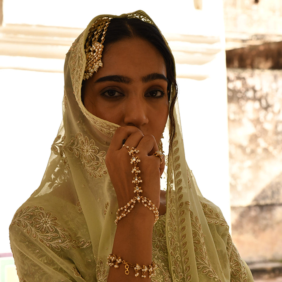 Didrikshenya Delicate Gold Plated Jadau Kundan Hathphool